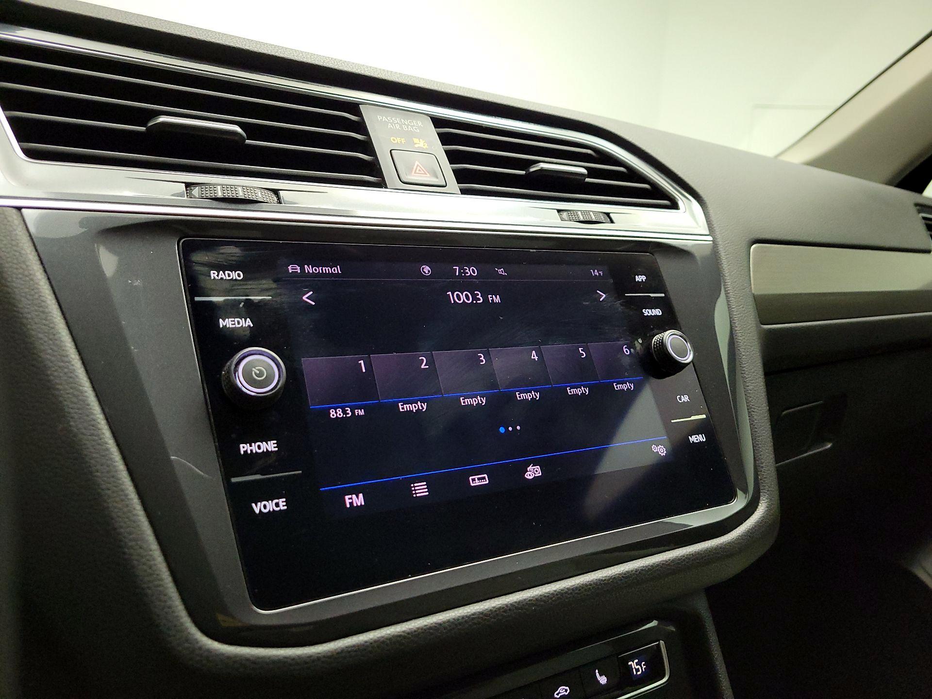 Thumbnail: 2020 Volkswagen Tiguan - 14