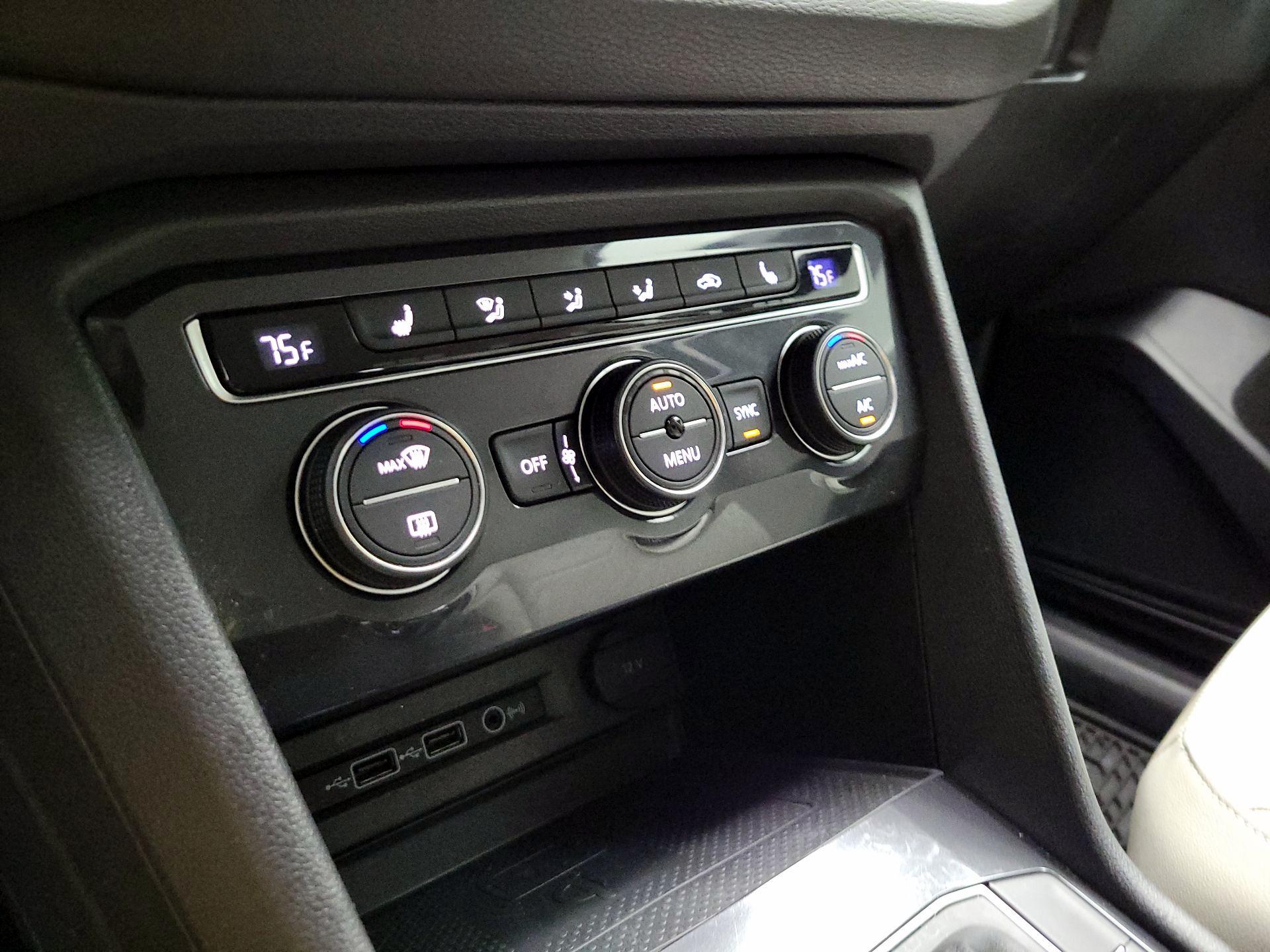 Thumbnail: 2020 Volkswagen Tiguan - 15