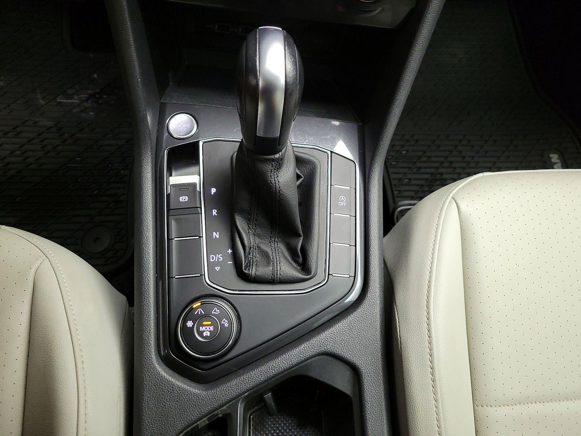 Thumbnail: 2020 Volkswagen Tiguan - 16