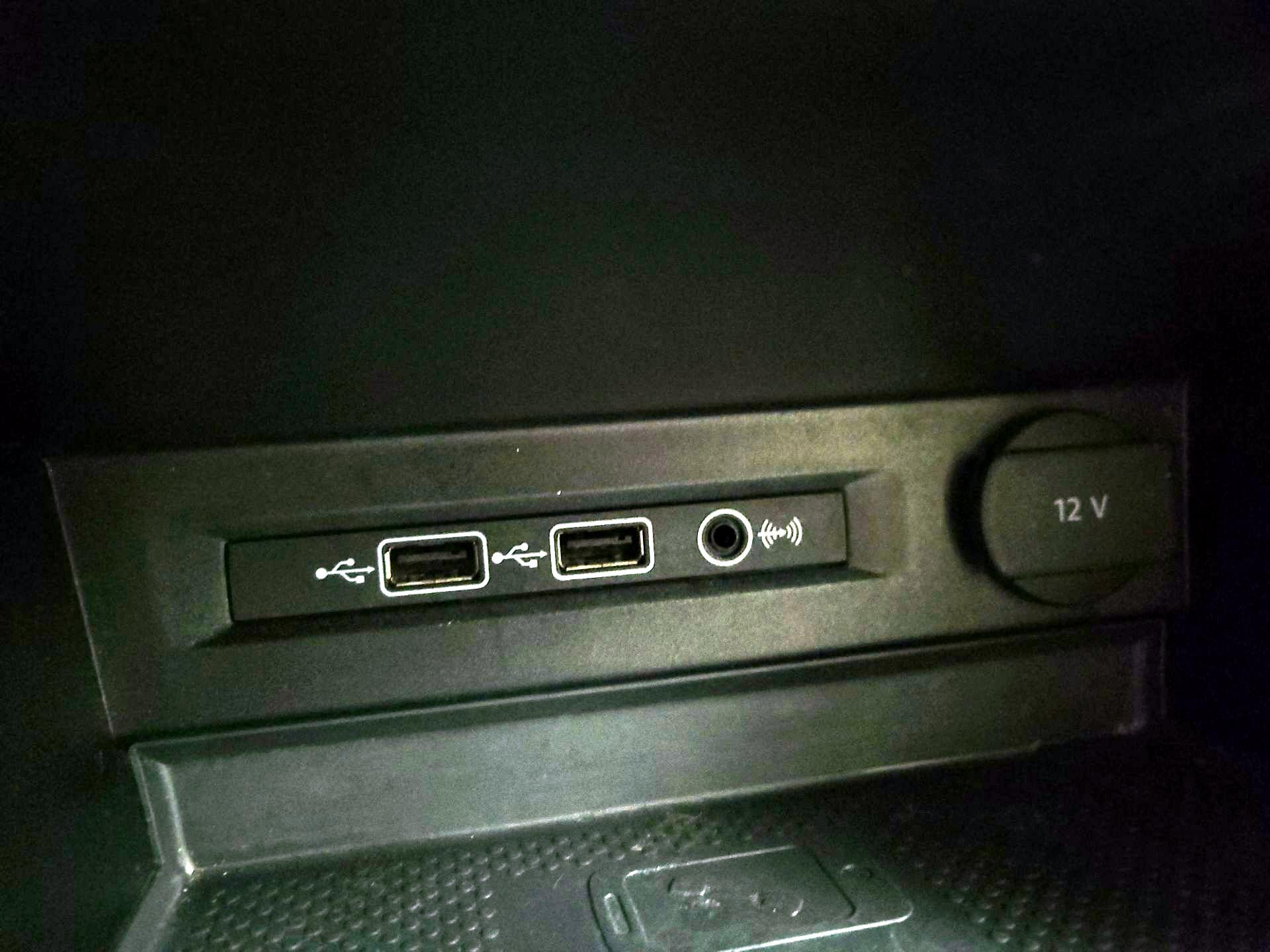 Thumbnail: 2020 Volkswagen Tiguan - 17