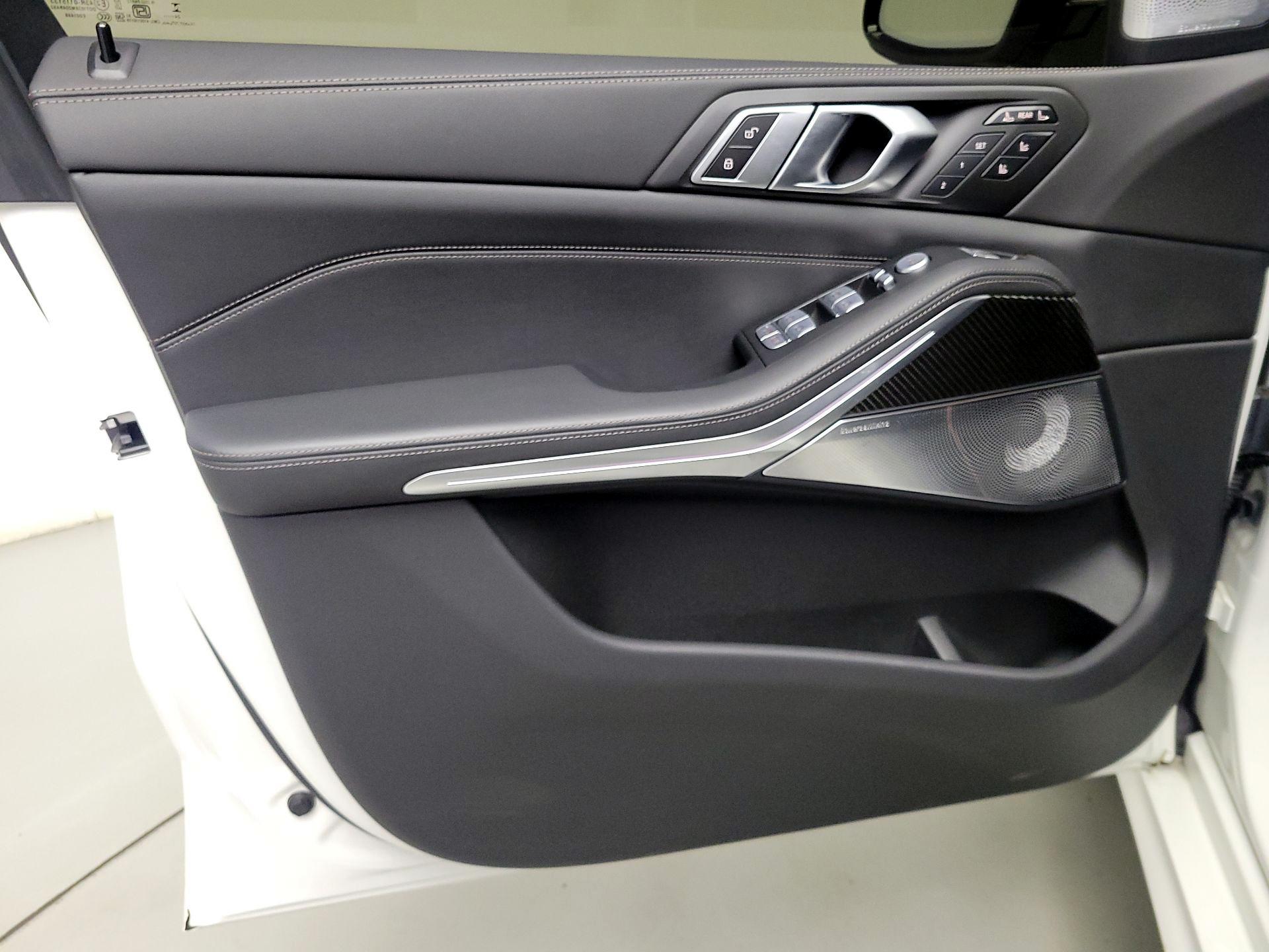 Thumbnail: 2025 BMW X7 - 12