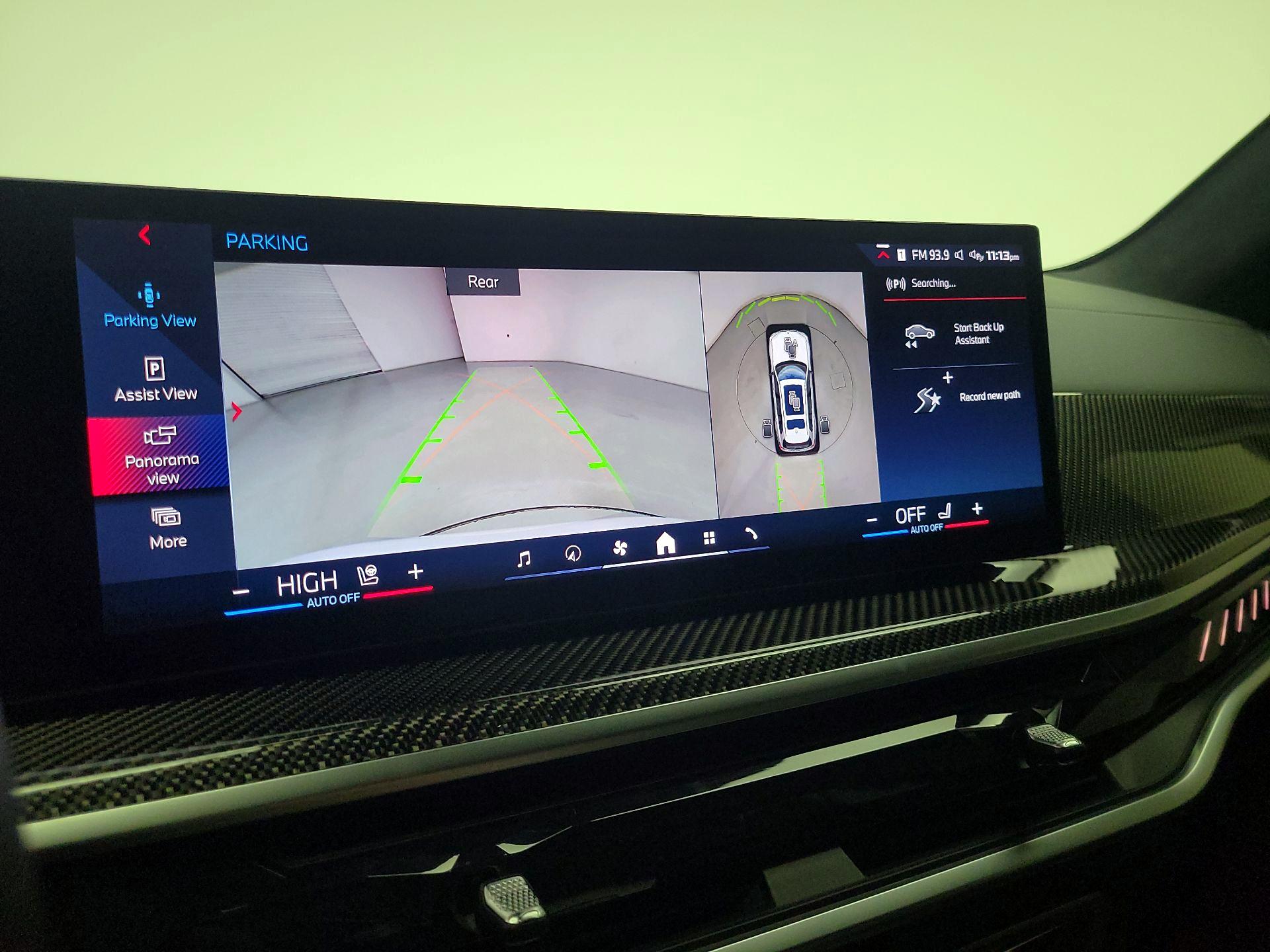 Thumbnail: 2025 BMW X7 - 15