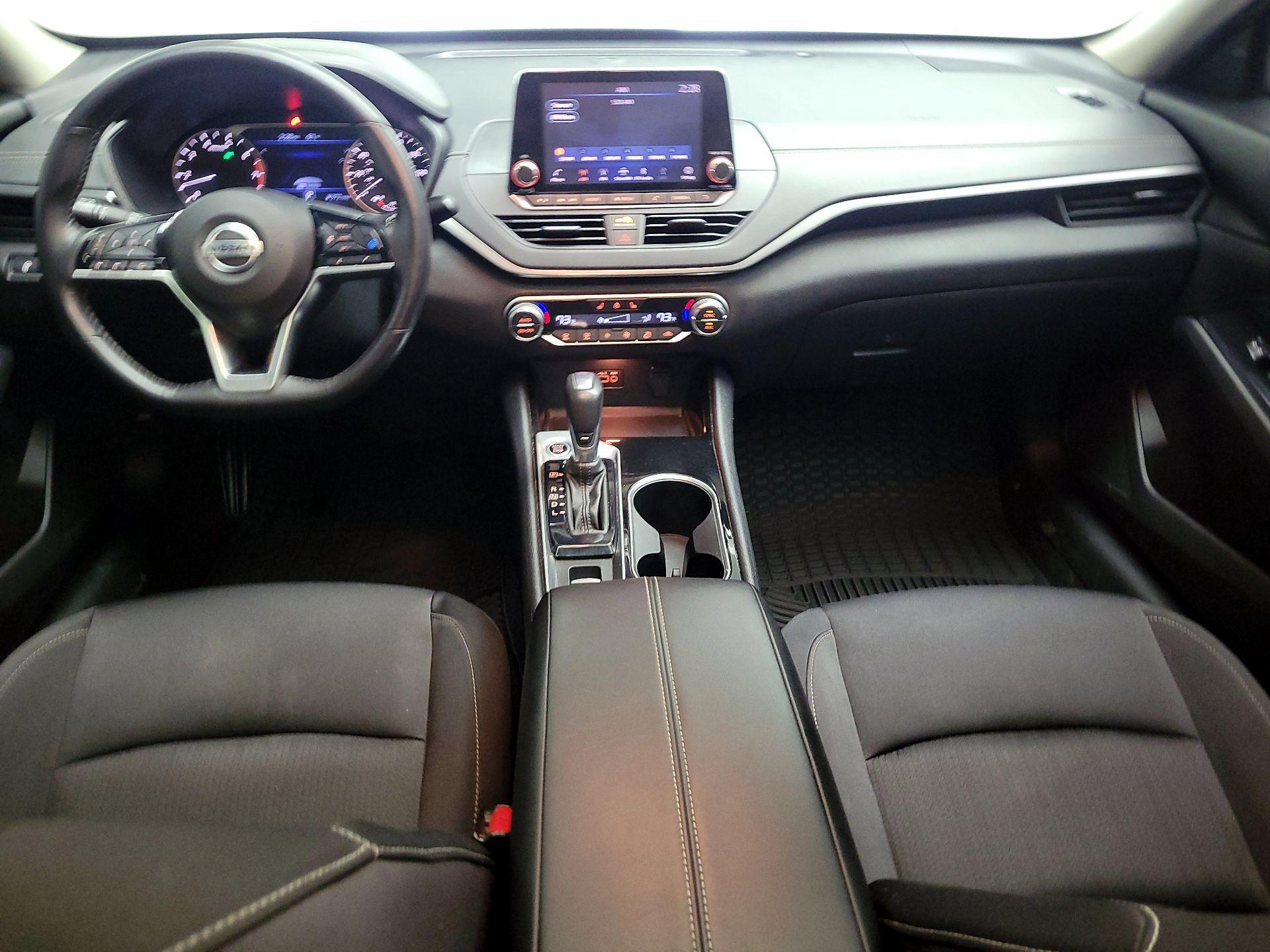 Thumbnail: 2020 Nissan Altima - 9