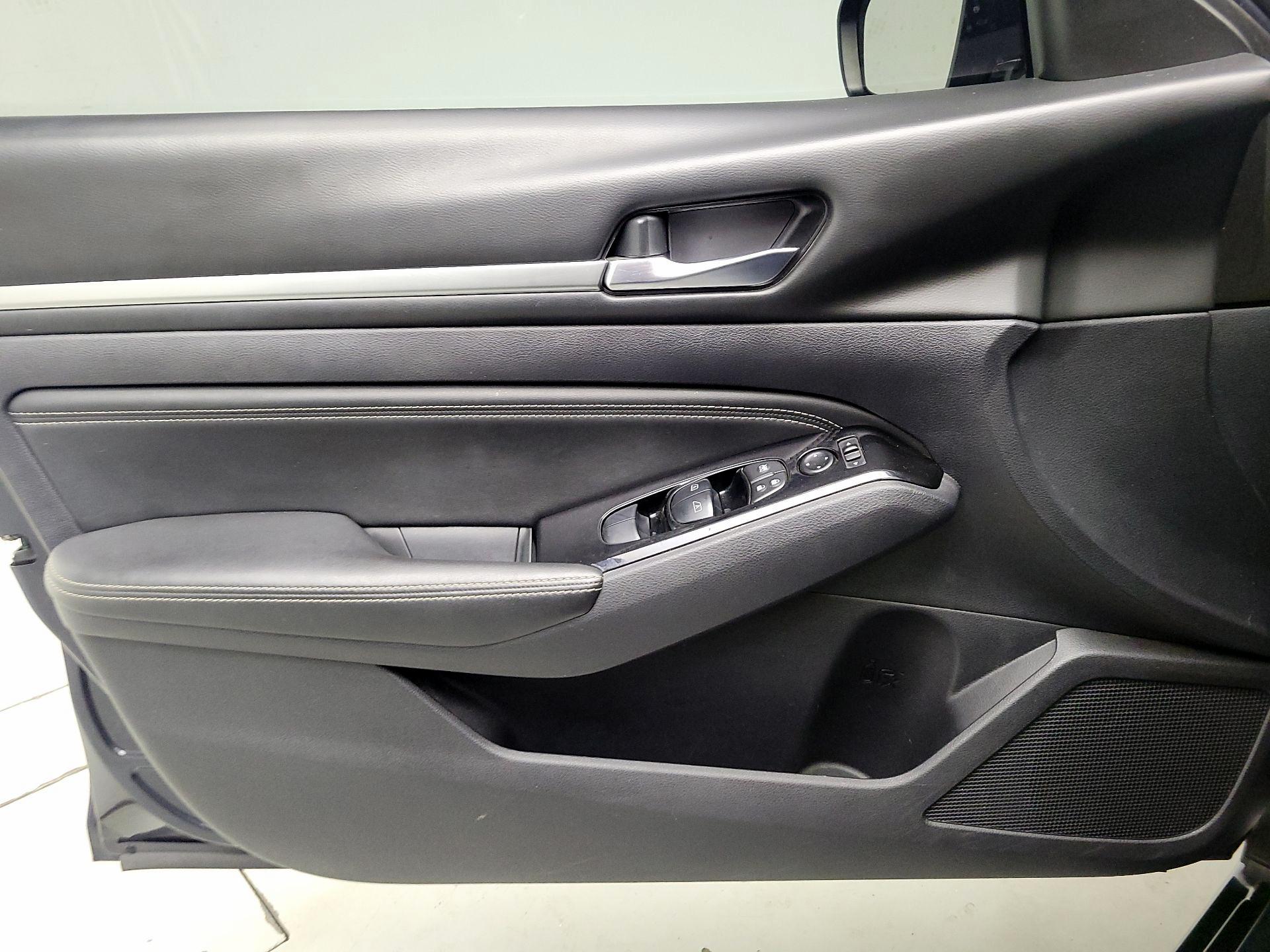 Thumbnail: 2020 Nissan Altima - 12