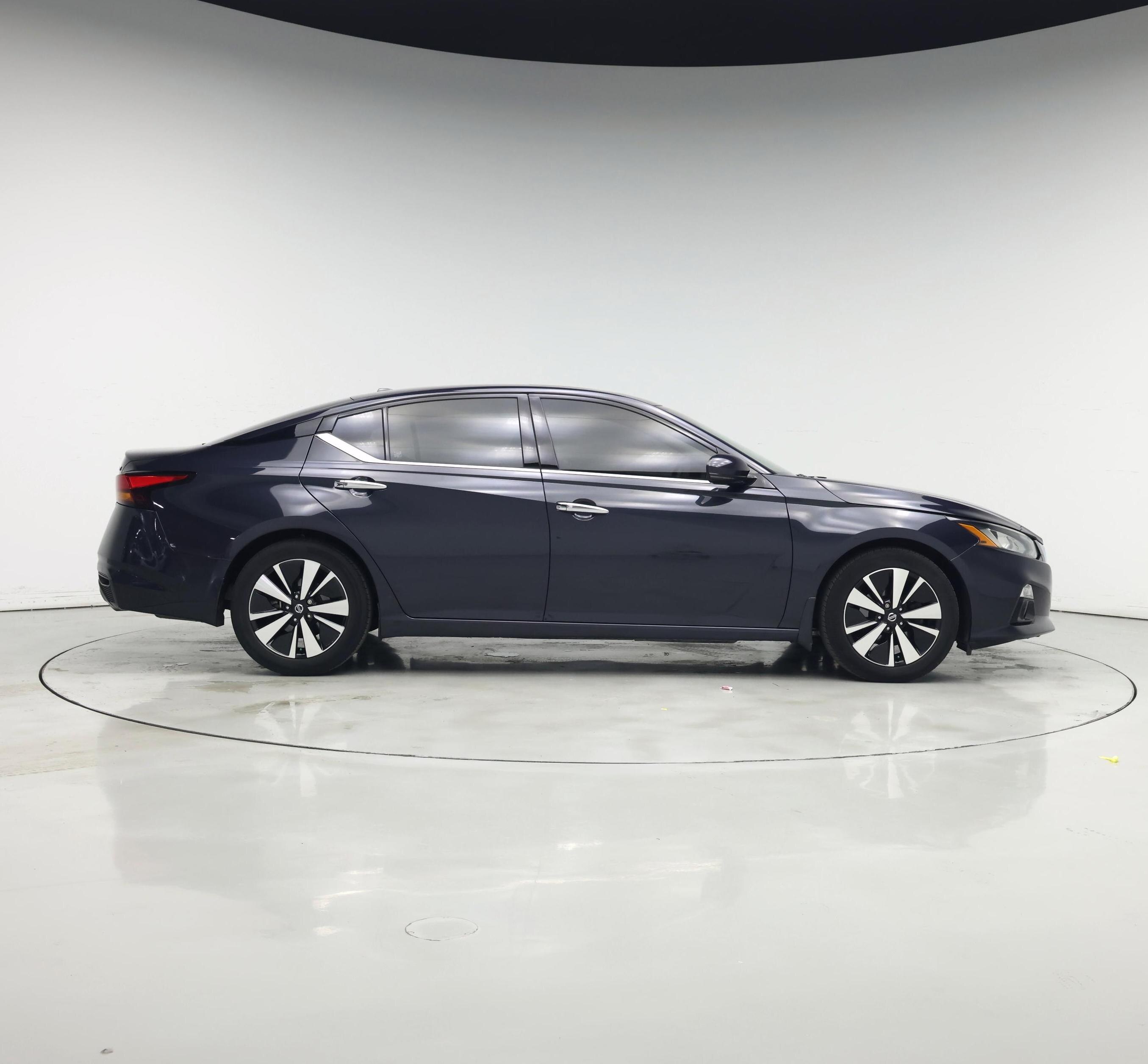 Thumbnail: 2020 Nissan Altima - 7