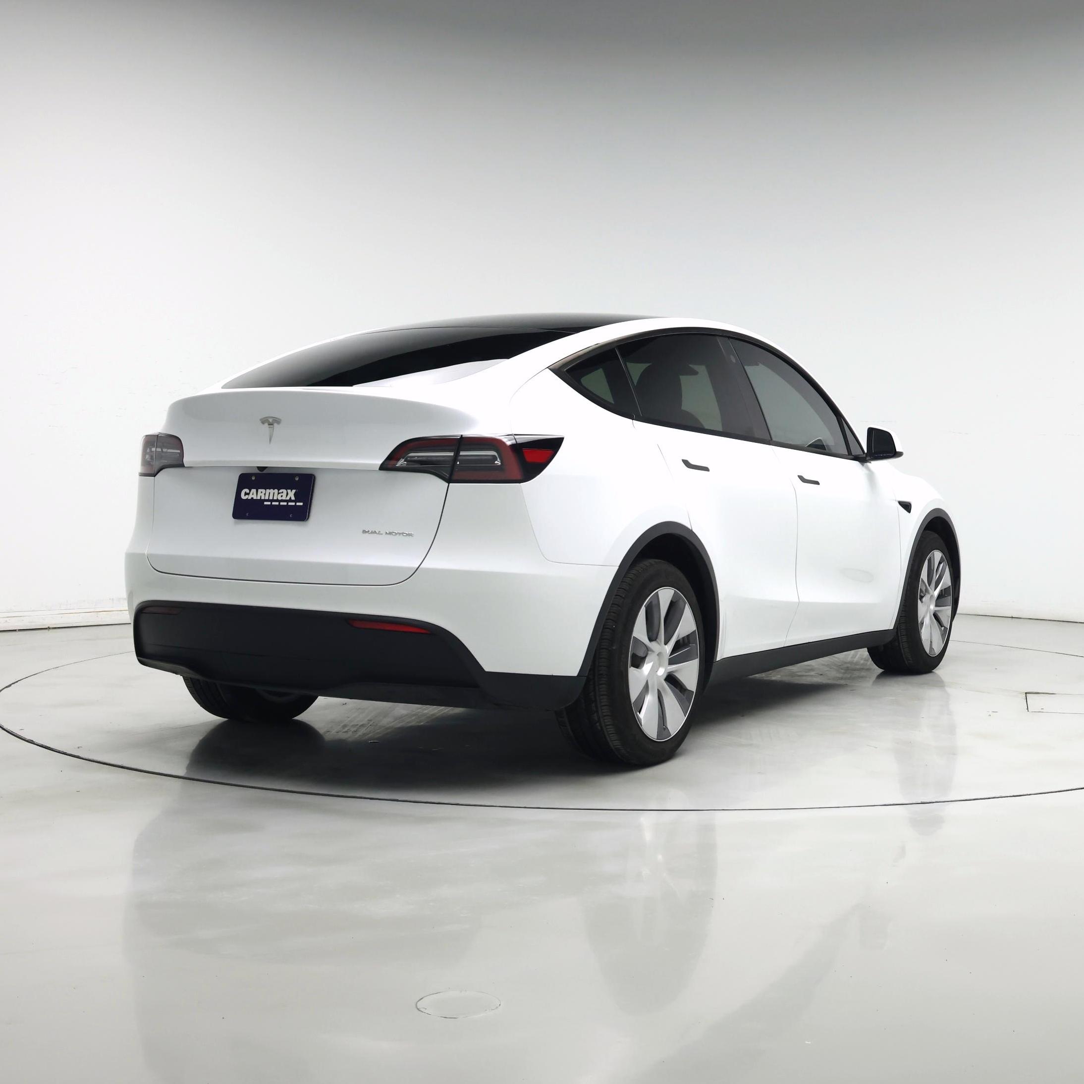 Thumbnail: 2023 Tesla Model Y - 8