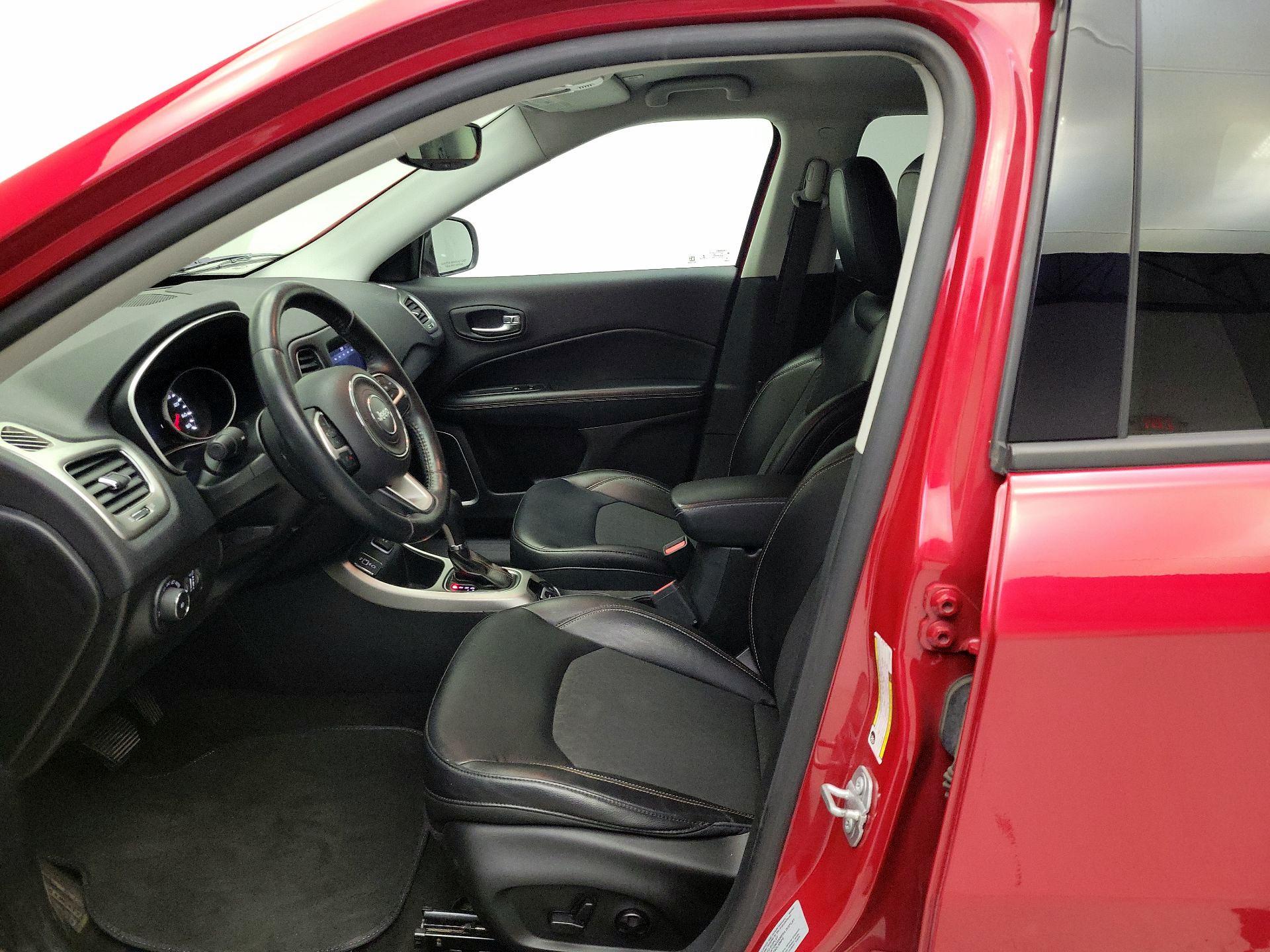 Thumbnail: 2018 Jeep Compass - 11