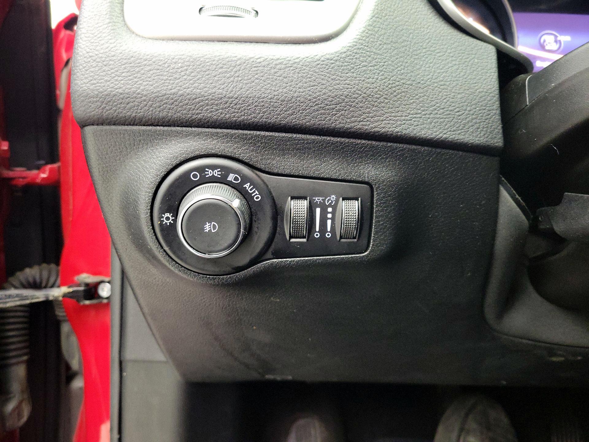 Thumbnail: 2018 Jeep Compass - 13