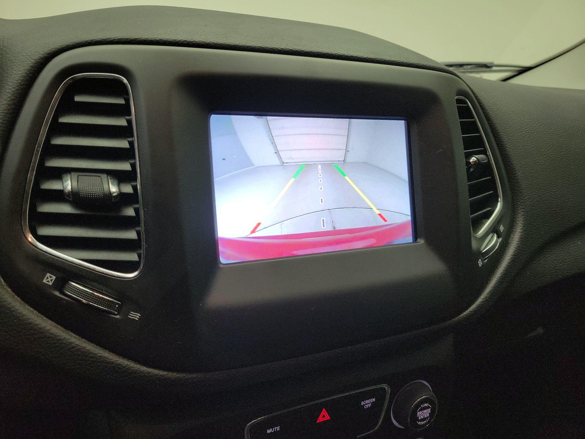 Thumbnail: 2018 Jeep Compass - 14