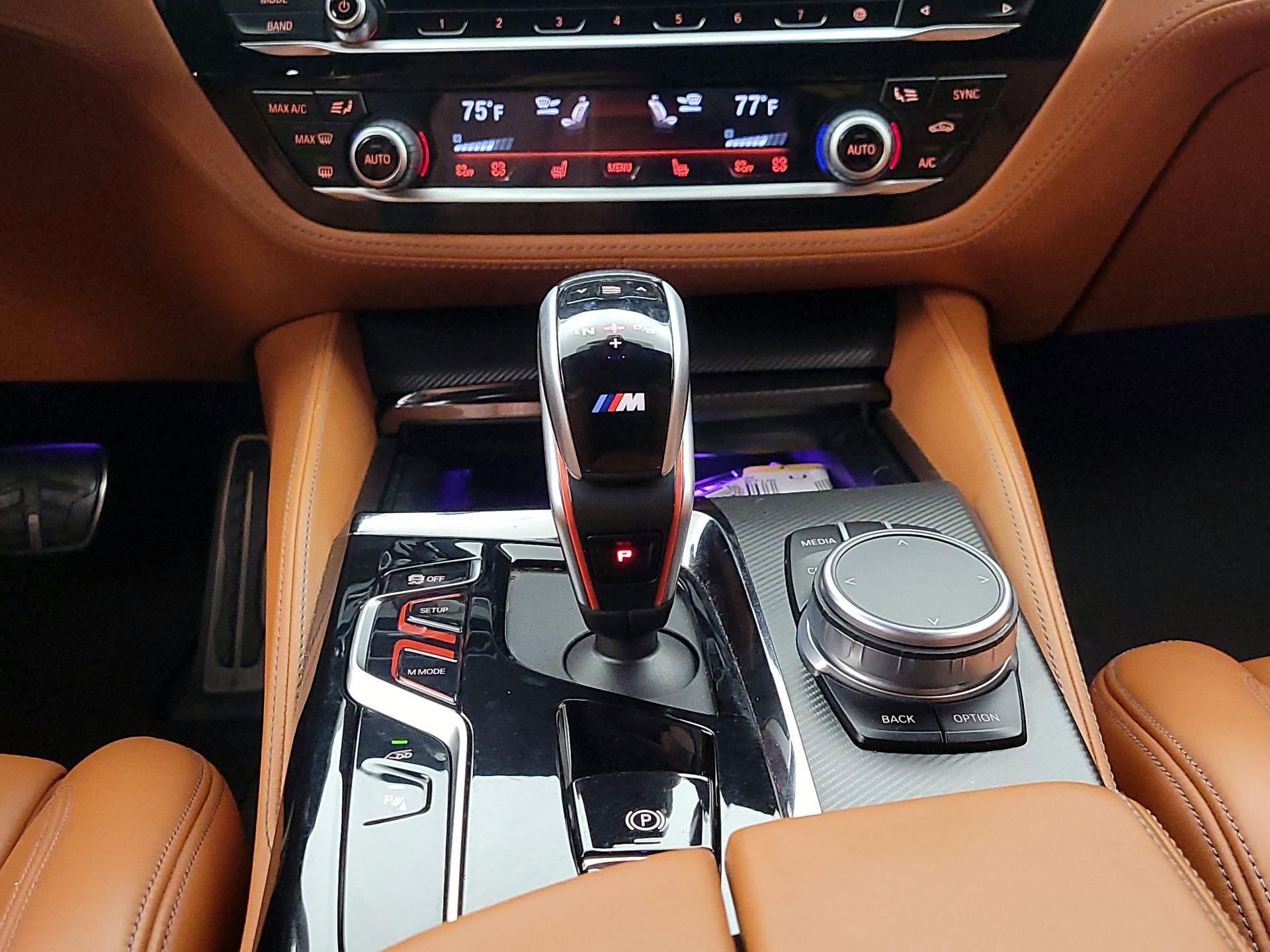 Thumbnail: 2021 BMW M5 - 18