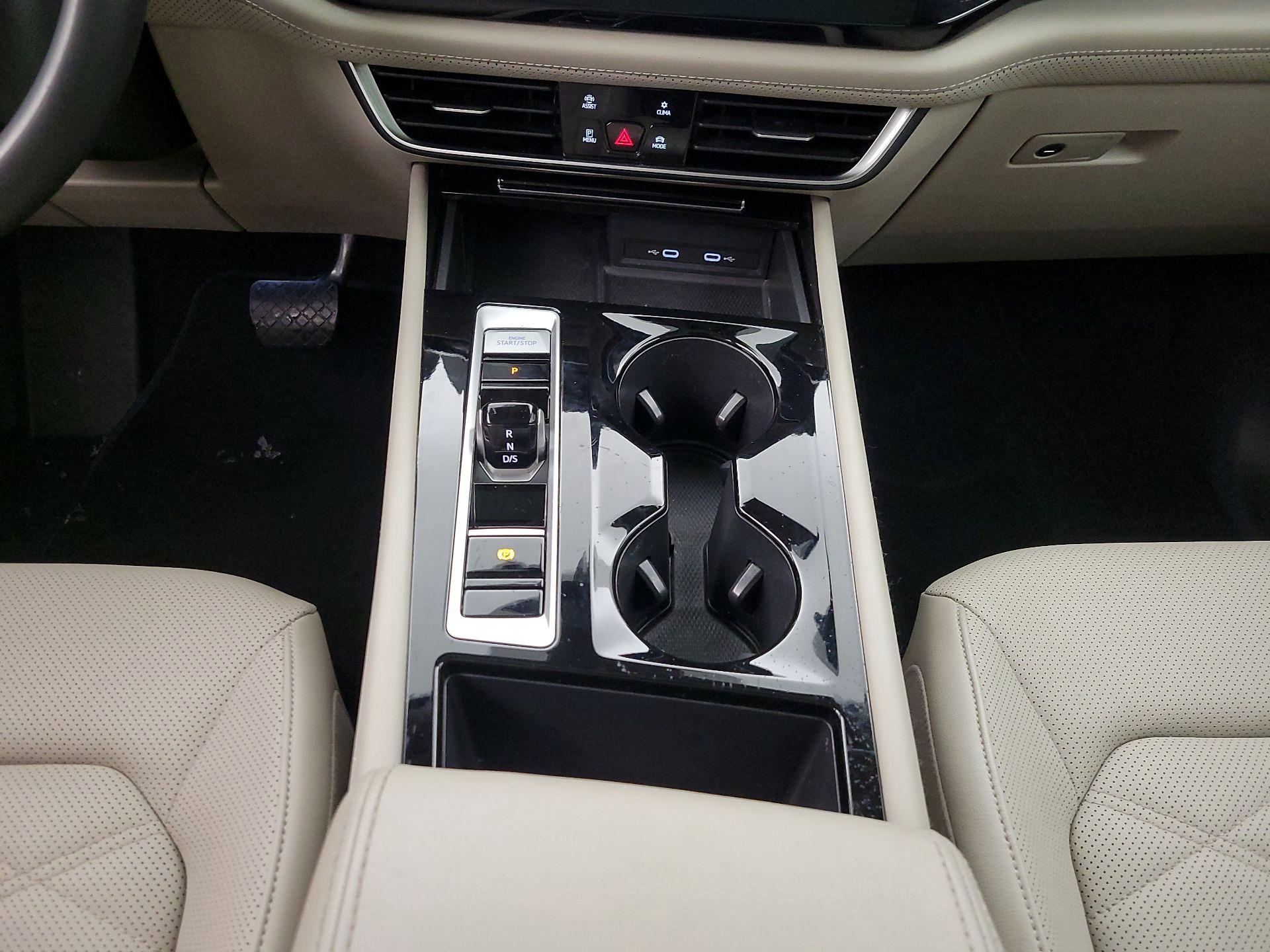 Thumbnail: 2024 Volkswagen Atlas - 17