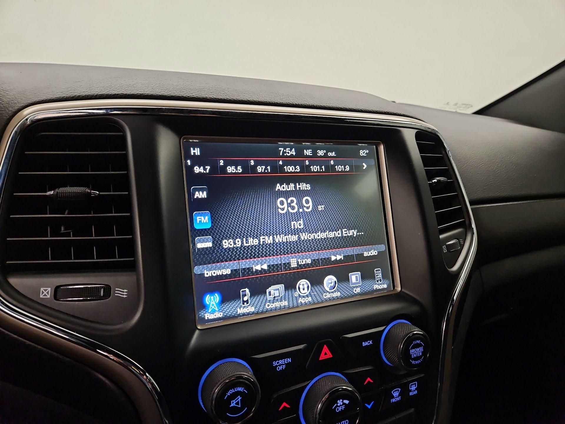 Thumbnail: 2017 Jeep Grand Cherokee - 15