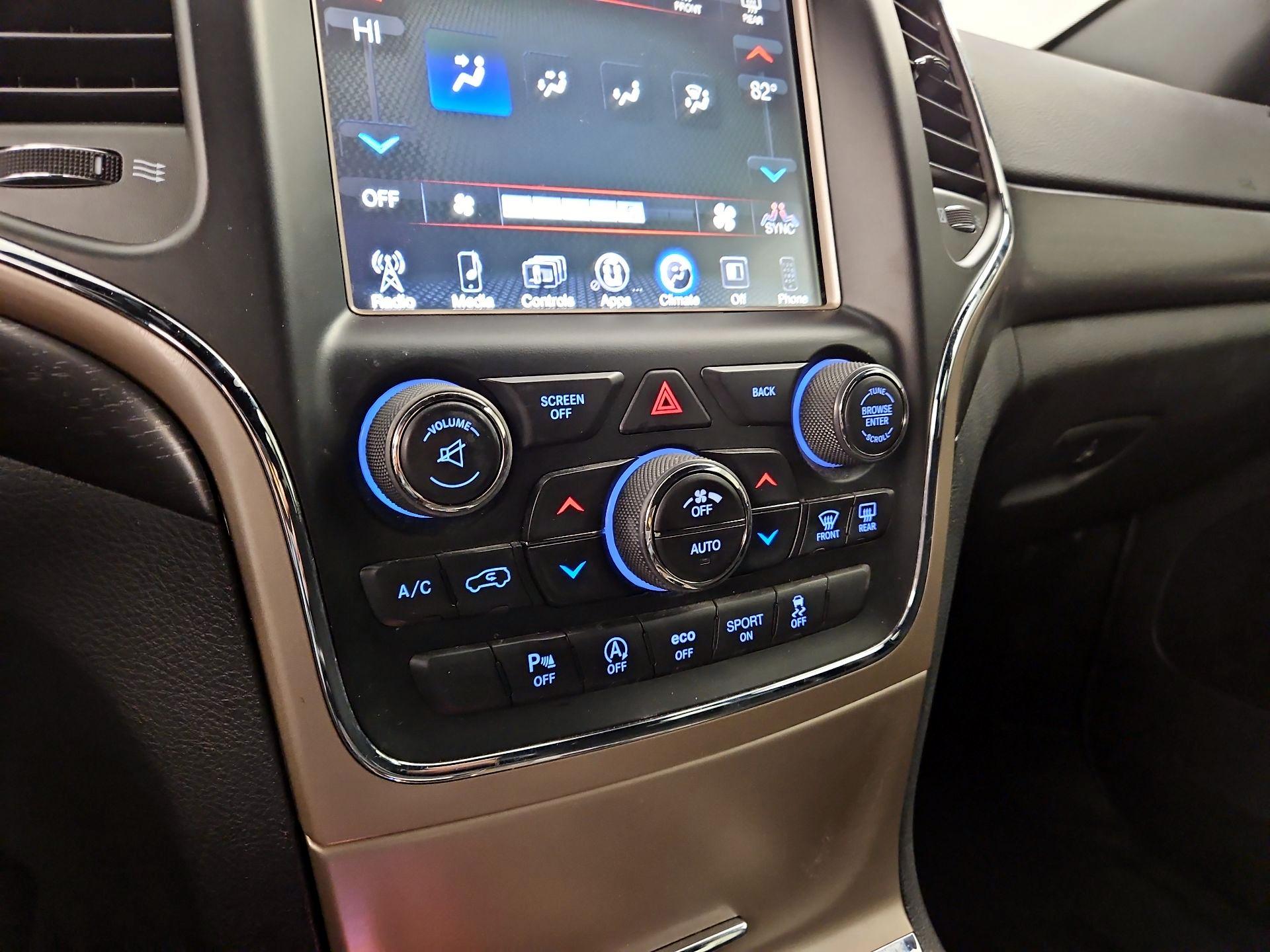 Thumbnail: 2017 Jeep Grand Cherokee - 16