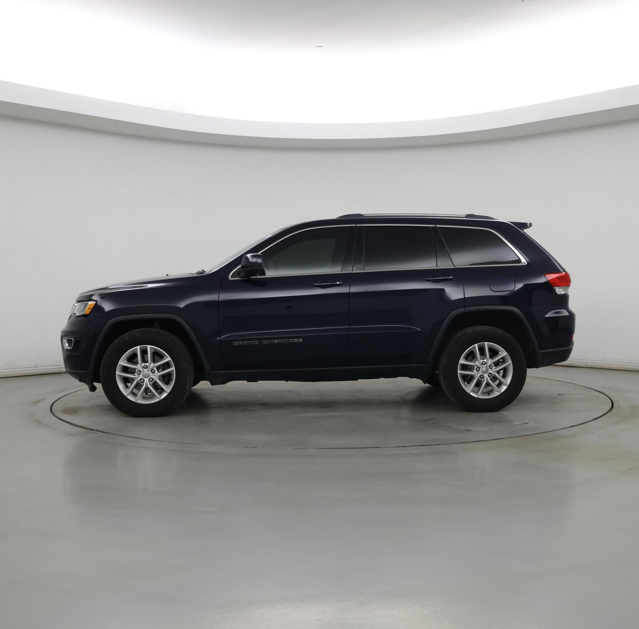 Thumbnail: 2017 Jeep Grand Cherokee - 3