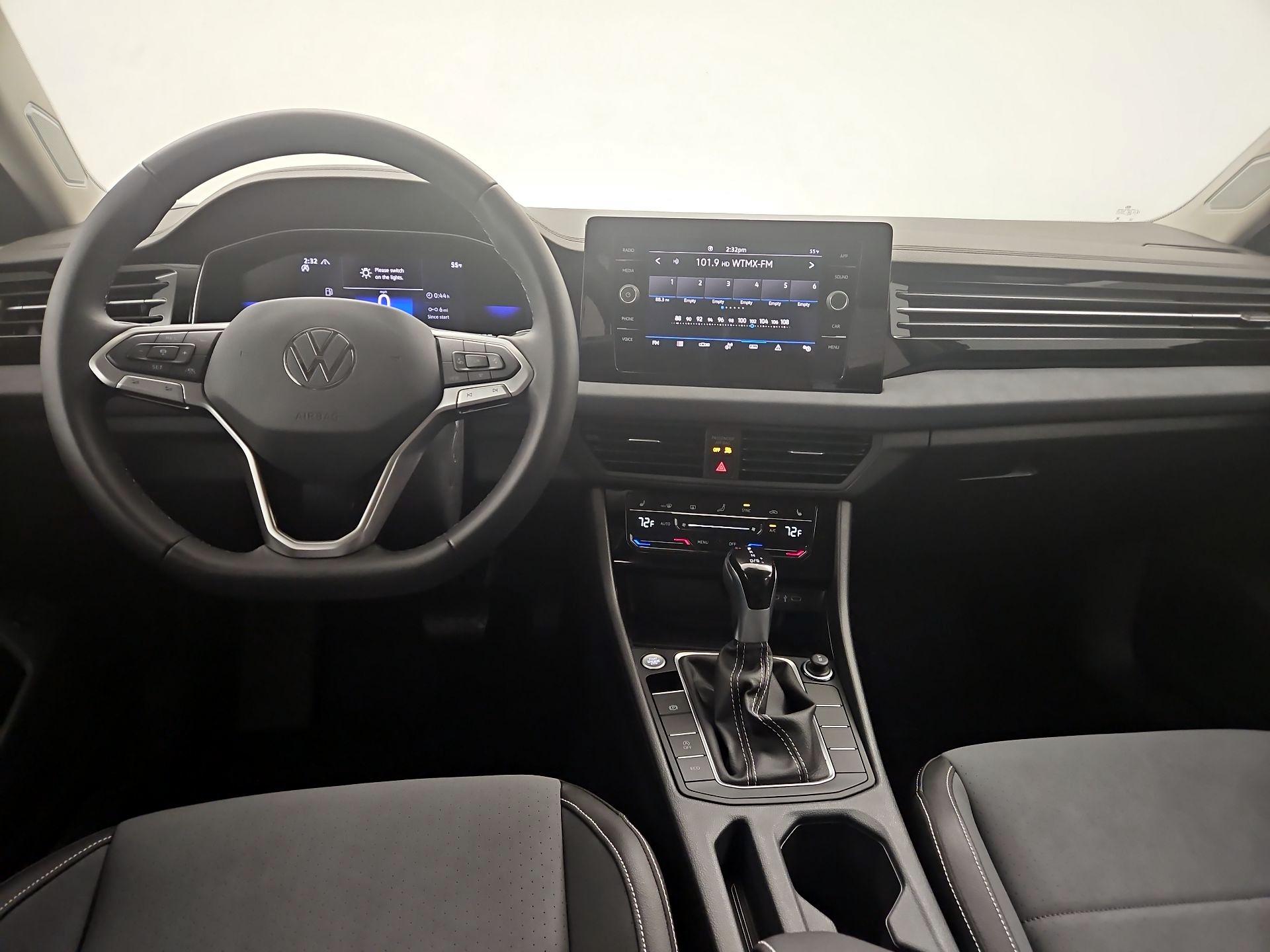 Thumbnail: 2025 Volkswagen Jetta - 9