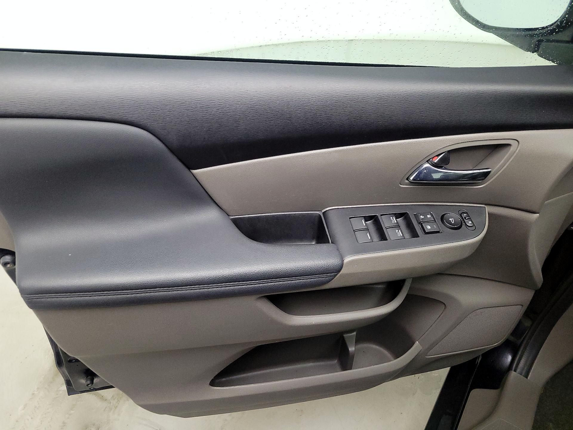 Thumbnail: 2016 Honda Odyssey - 12