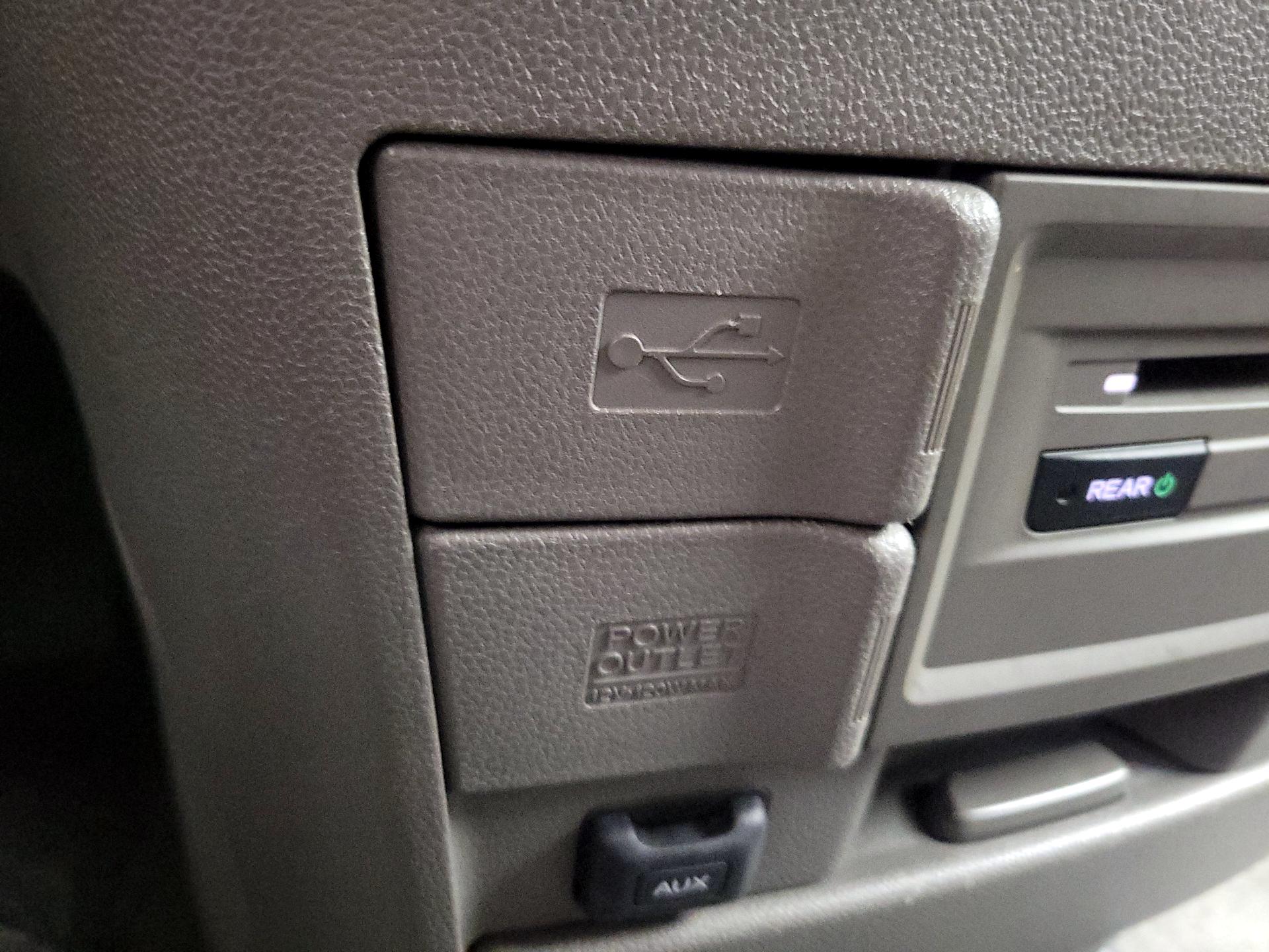 Thumbnail: 2016 Honda Odyssey - 18