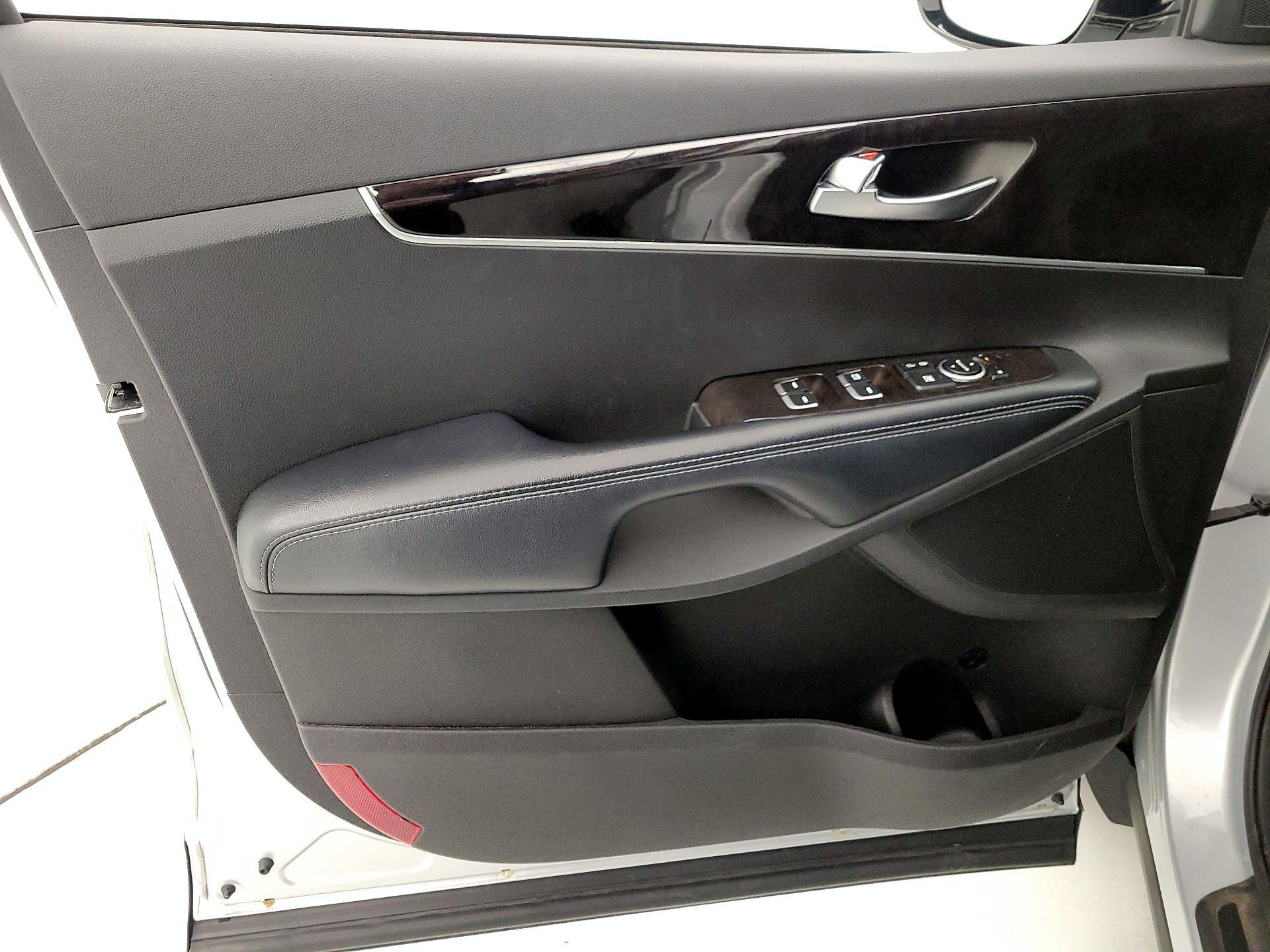 Thumbnail: 2018 Kia Sorento - 12