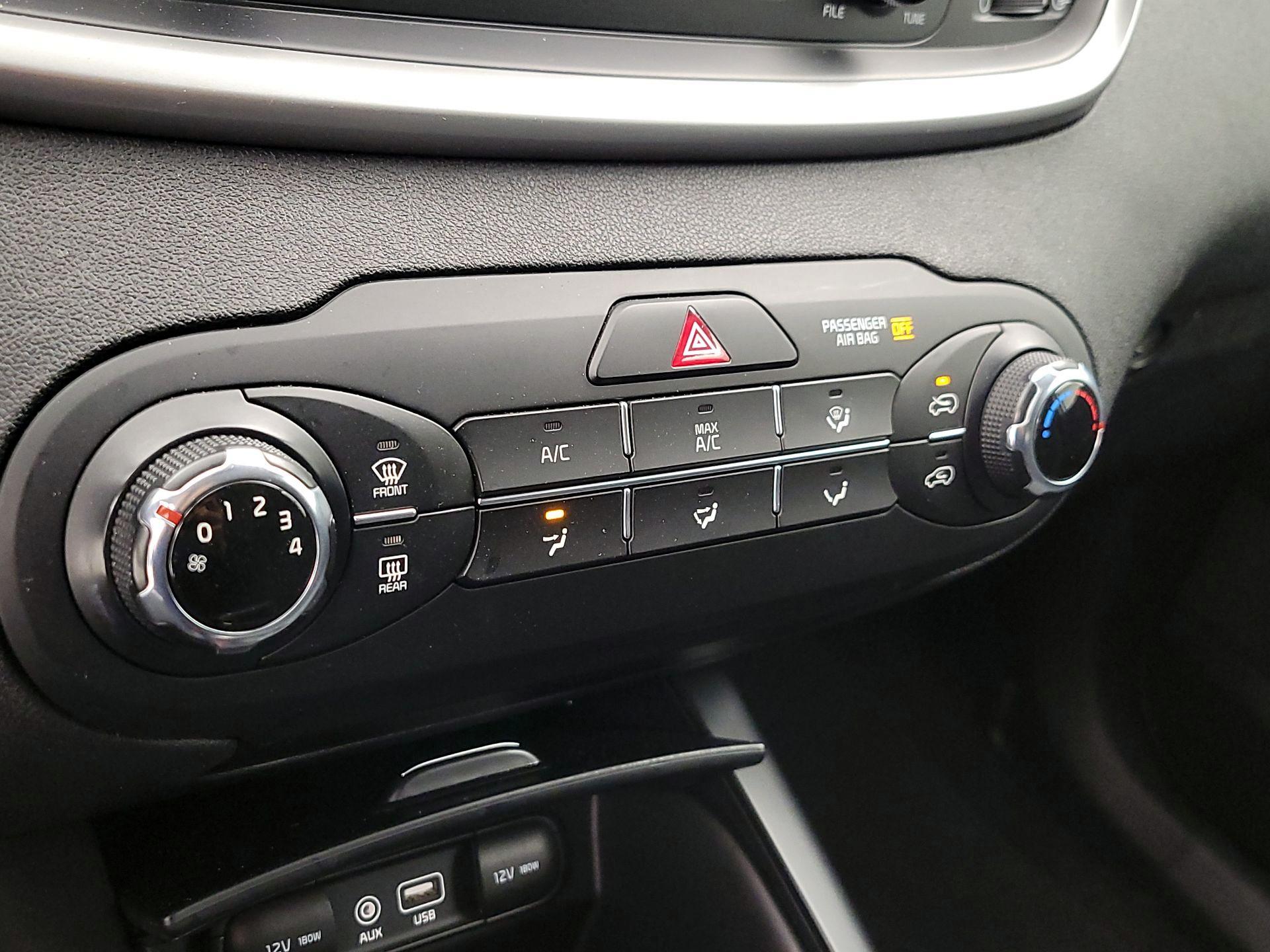 Thumbnail: 2018 Kia Sorento - 16