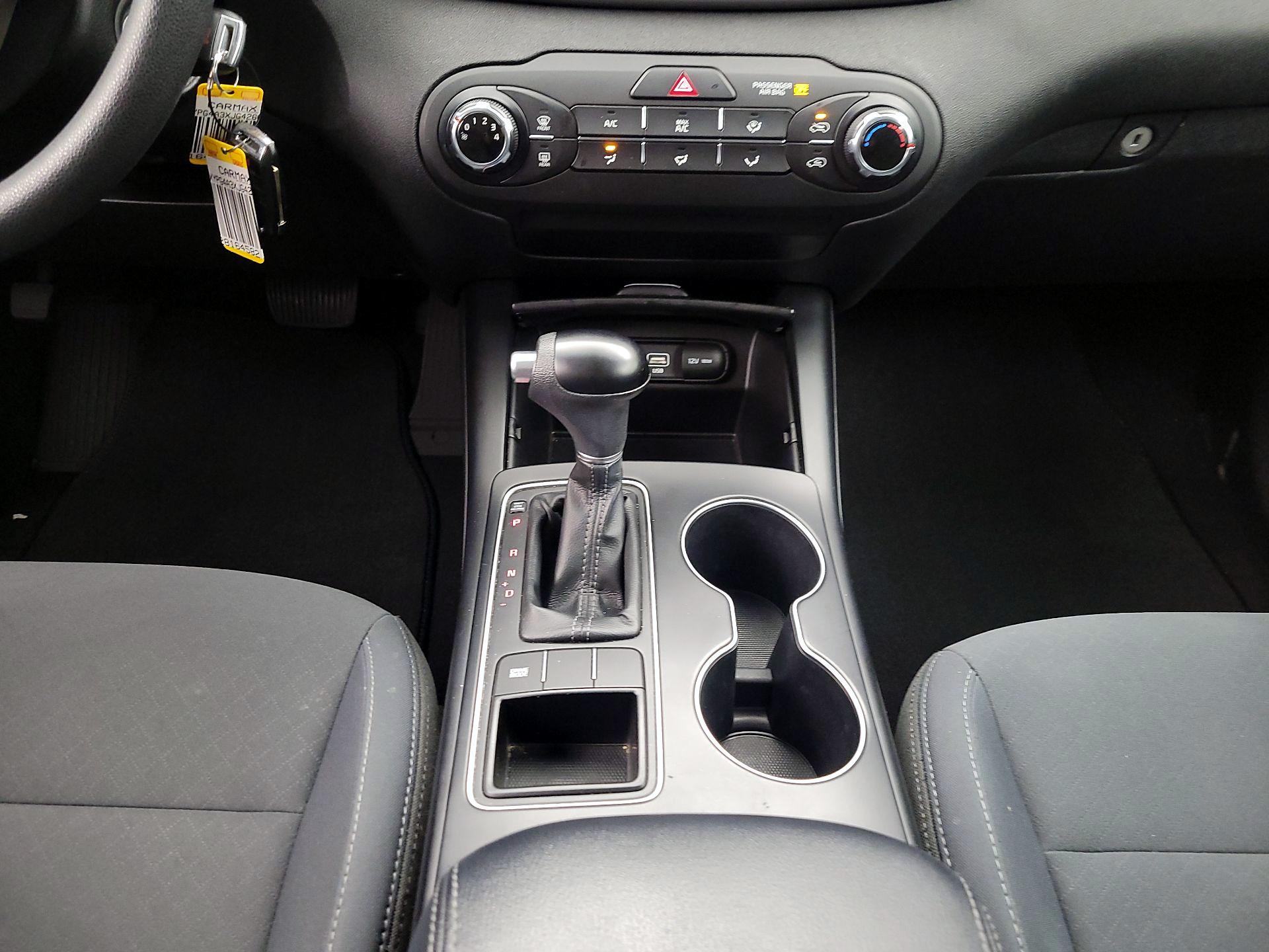 Thumbnail: 2018 Kia Sorento - 17