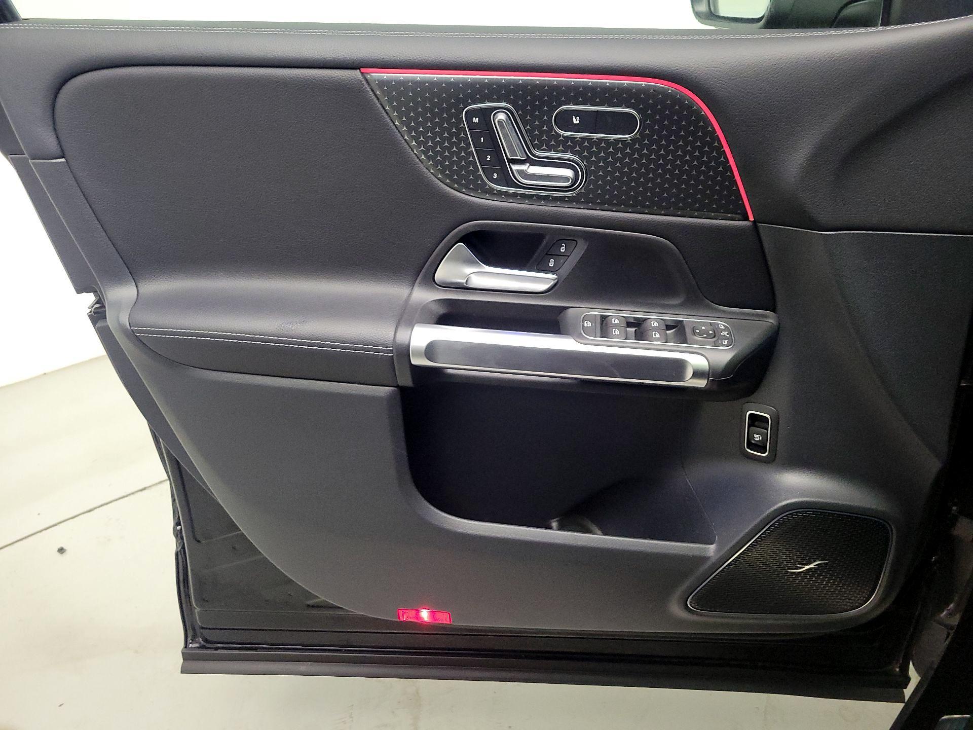 Thumbnail: 2024 Mercedes-Benz GLB - 12