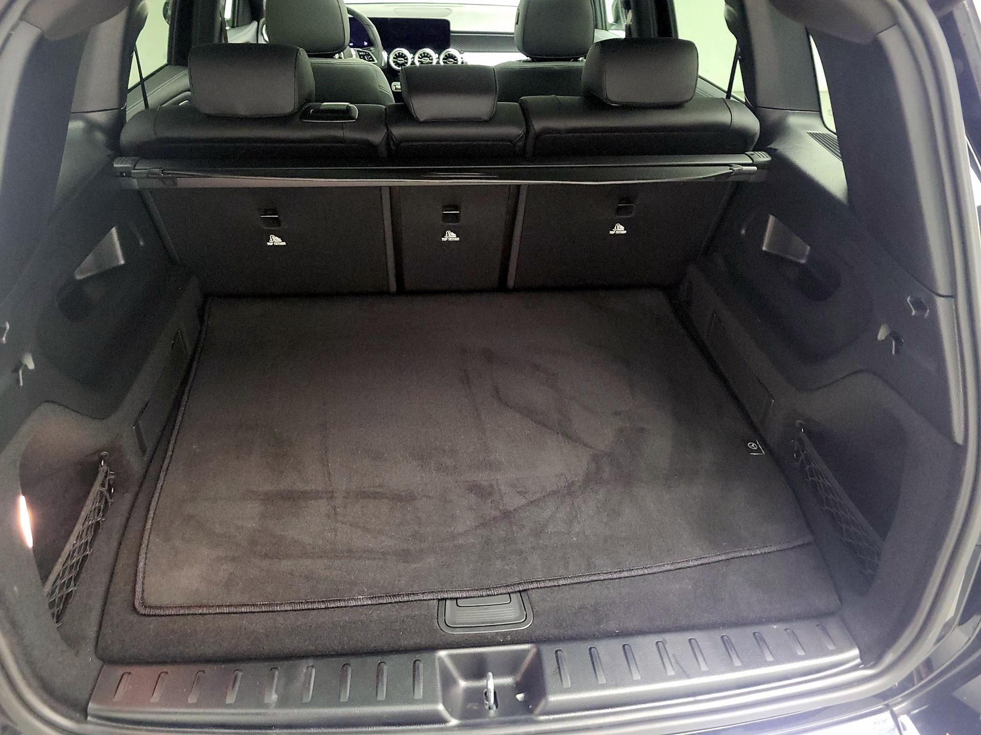 Thumbnail: 2024 Mercedes-Benz GLB - 16