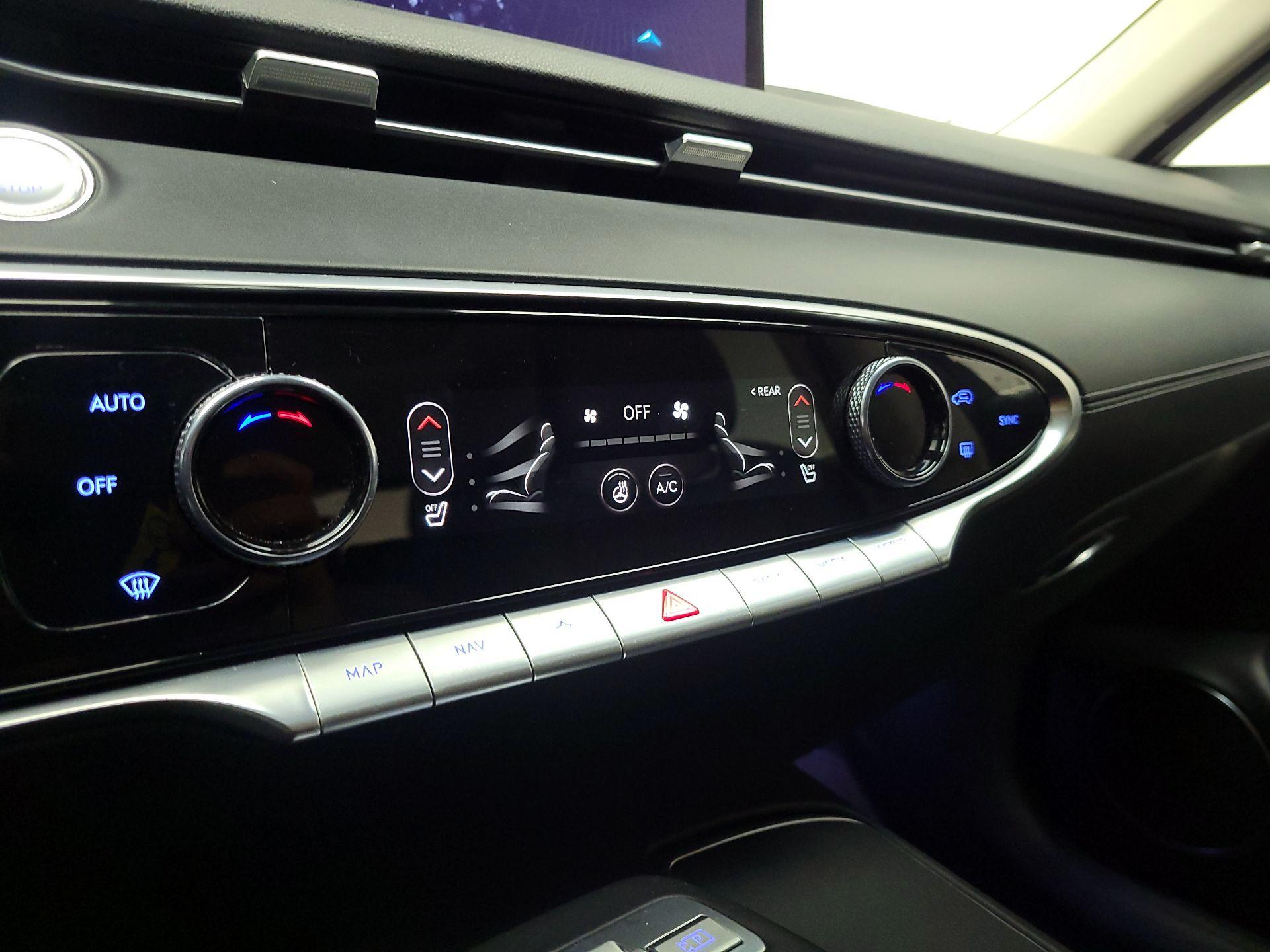 Thumbnail: 2024 Genesis GV70 - 17