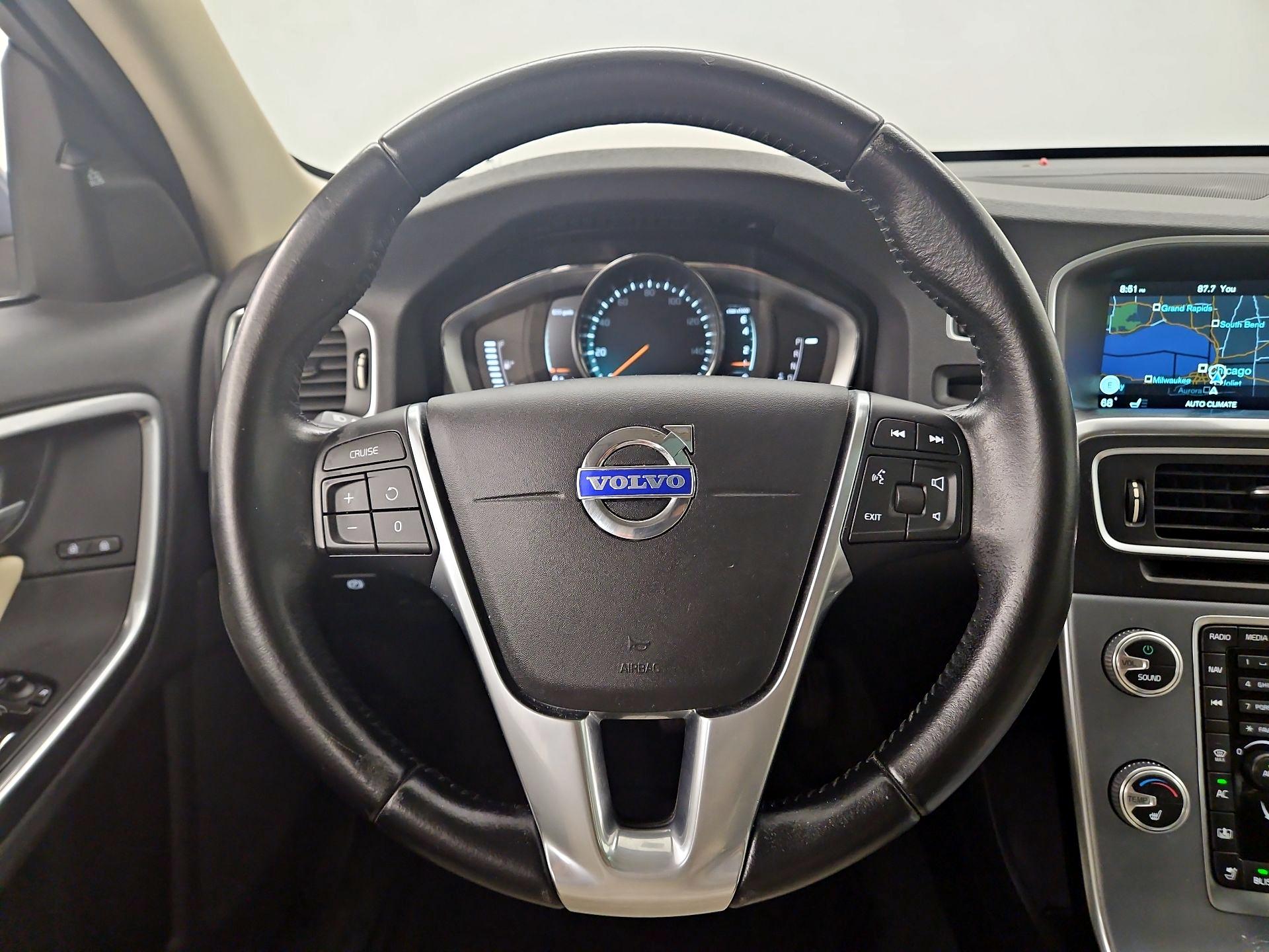 Thumbnail: 2017 Volvo S60 - 10