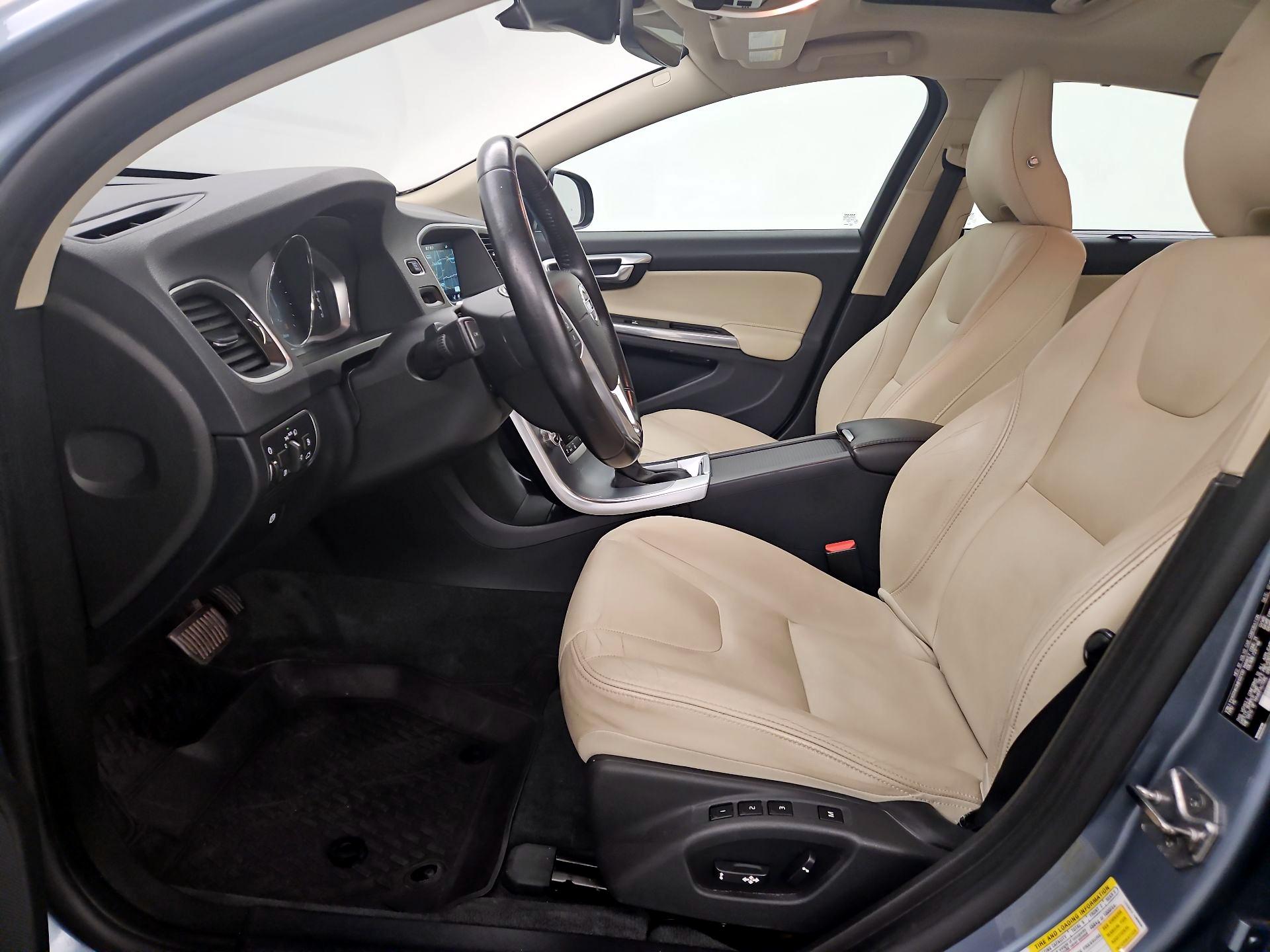 Thumbnail: 2017 Volvo S60 - 11