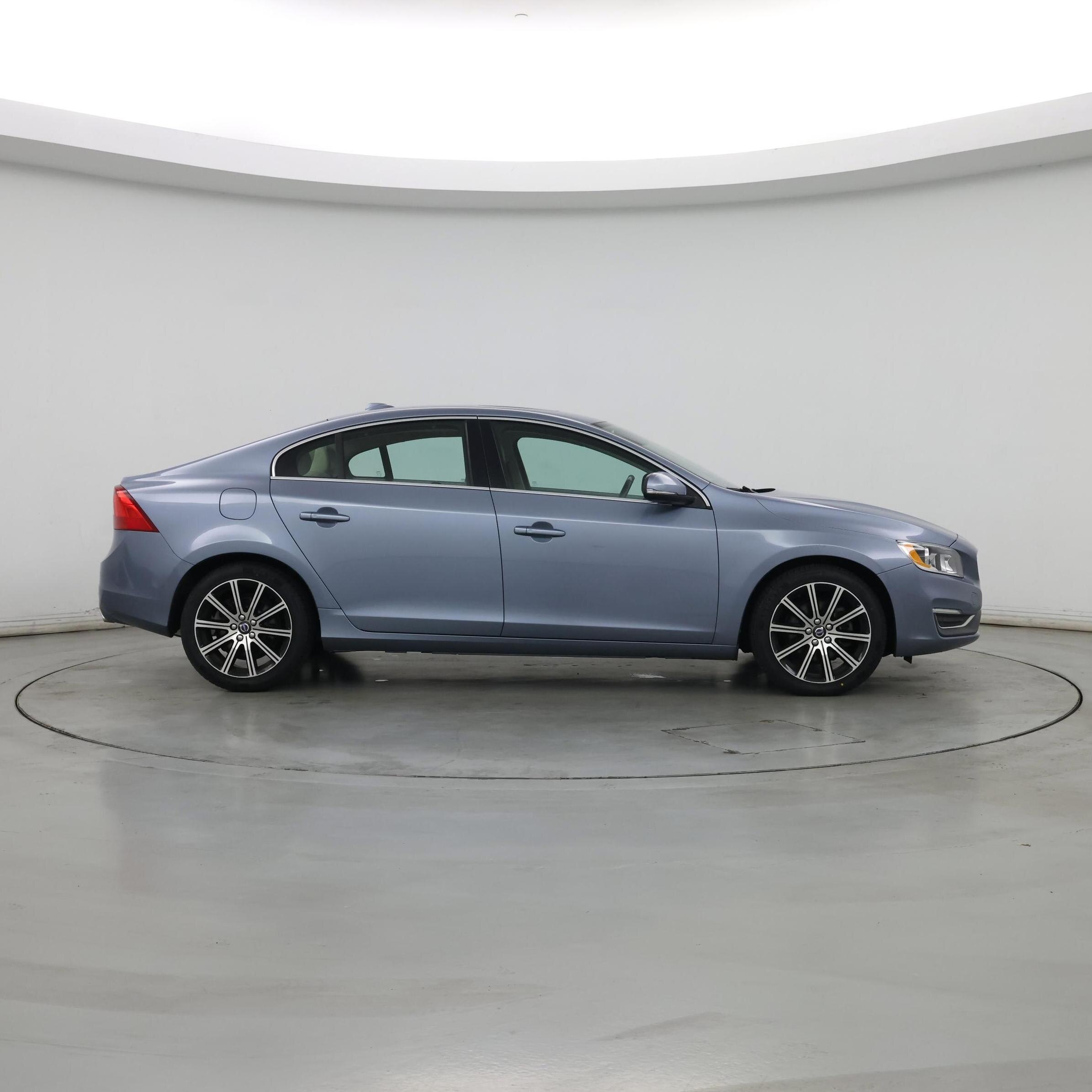 Thumbnail: 2017 Volvo S60 - 7