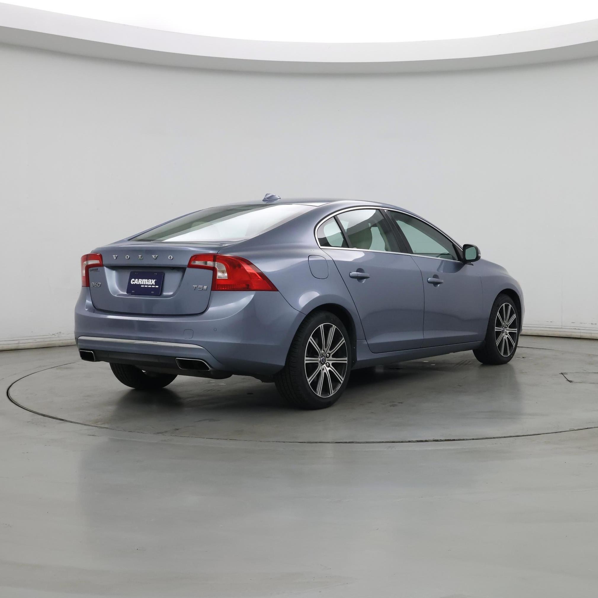 Thumbnail: 2017 Volvo S60 - 8