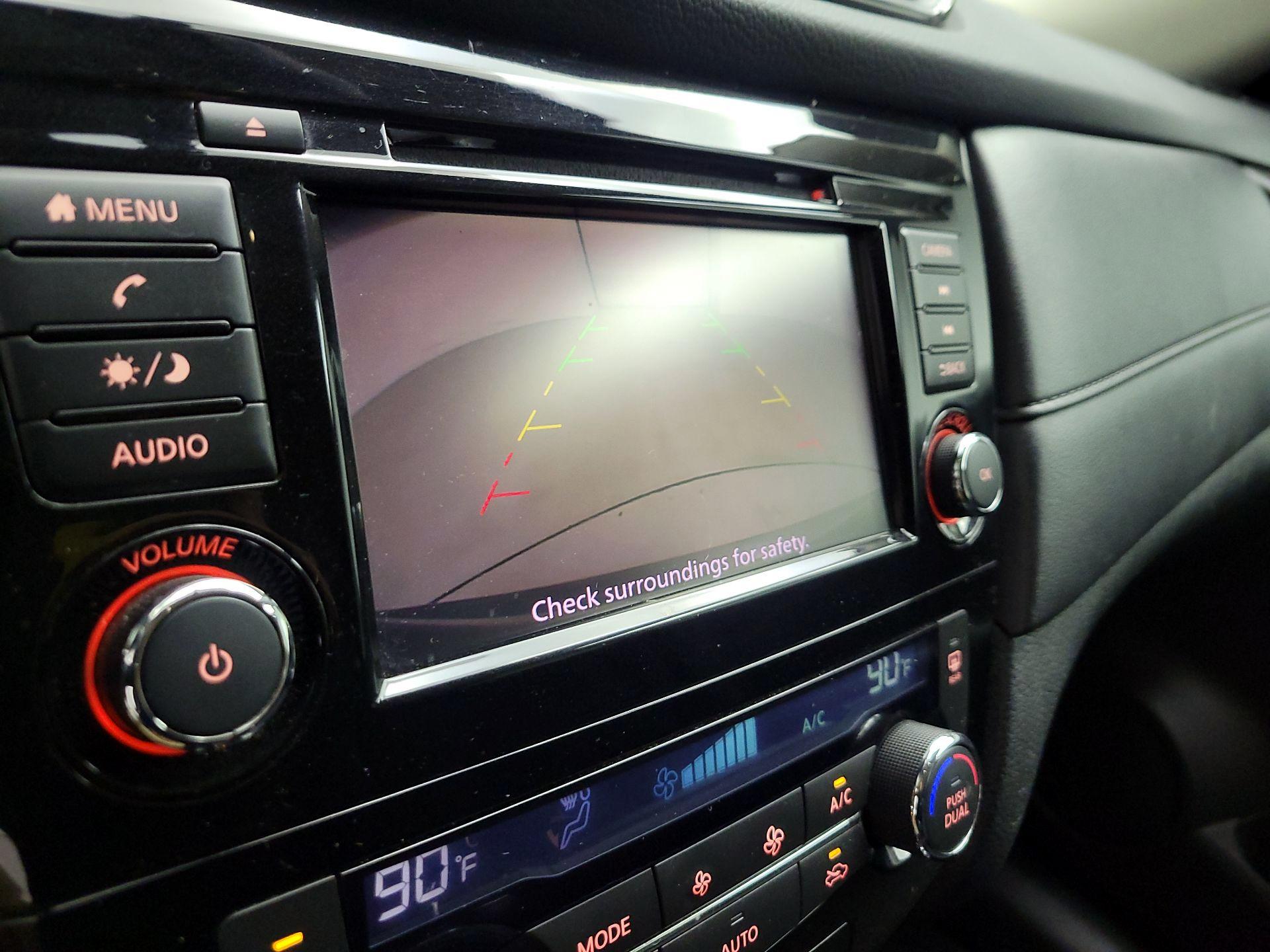 Thumbnail: 2018 Nissan Rogue - 13