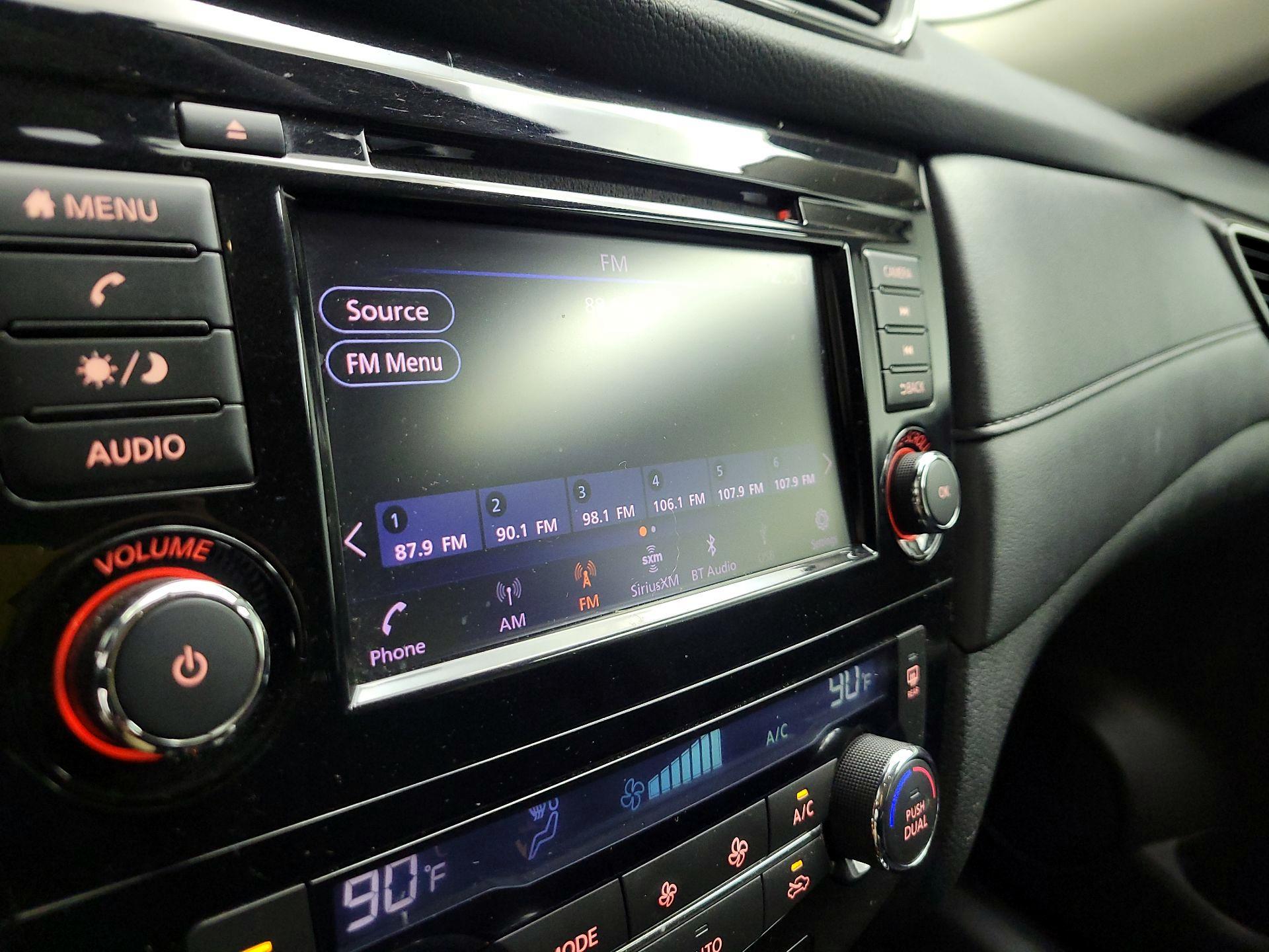 Thumbnail: 2018 Nissan Rogue - 14