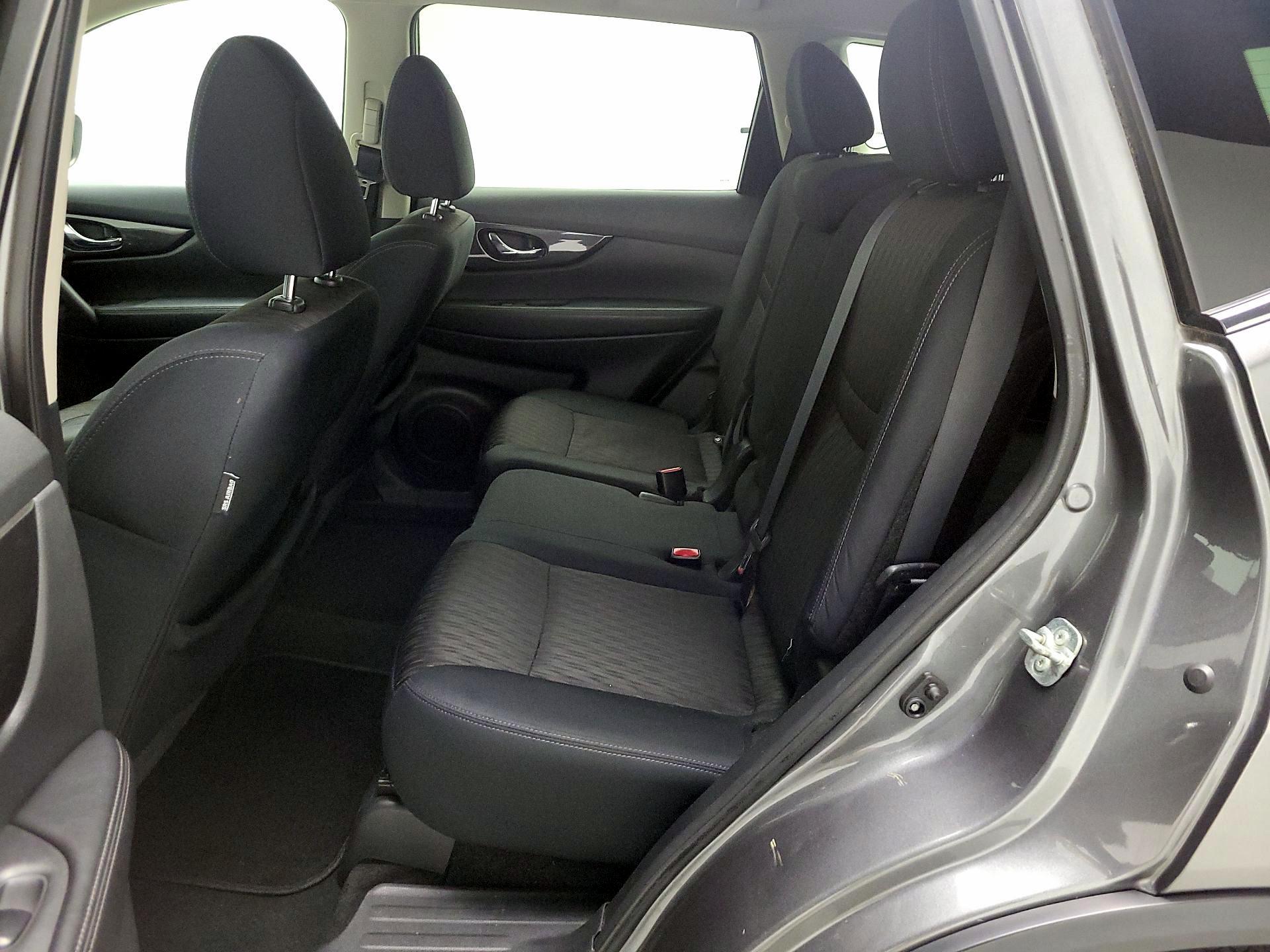 Thumbnail: 2018 Nissan Rogue - 17