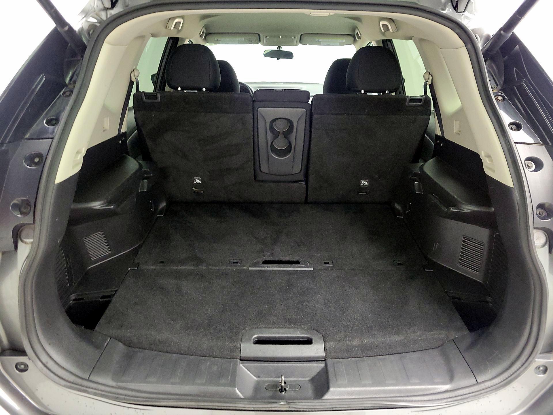 Thumbnail: 2018 Nissan Rogue - 18