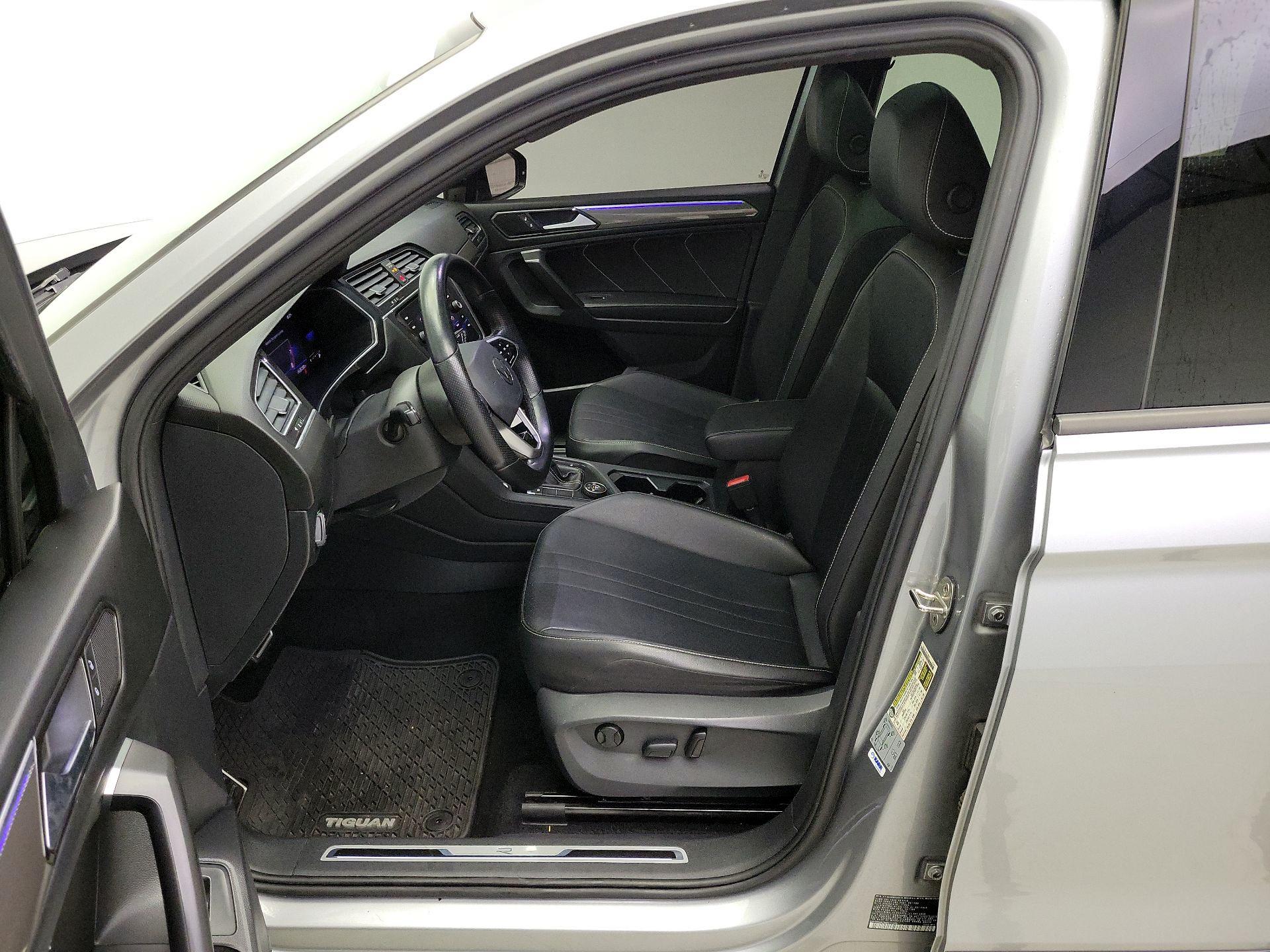 Thumbnail: 2022 Volkswagen Tiguan - 11