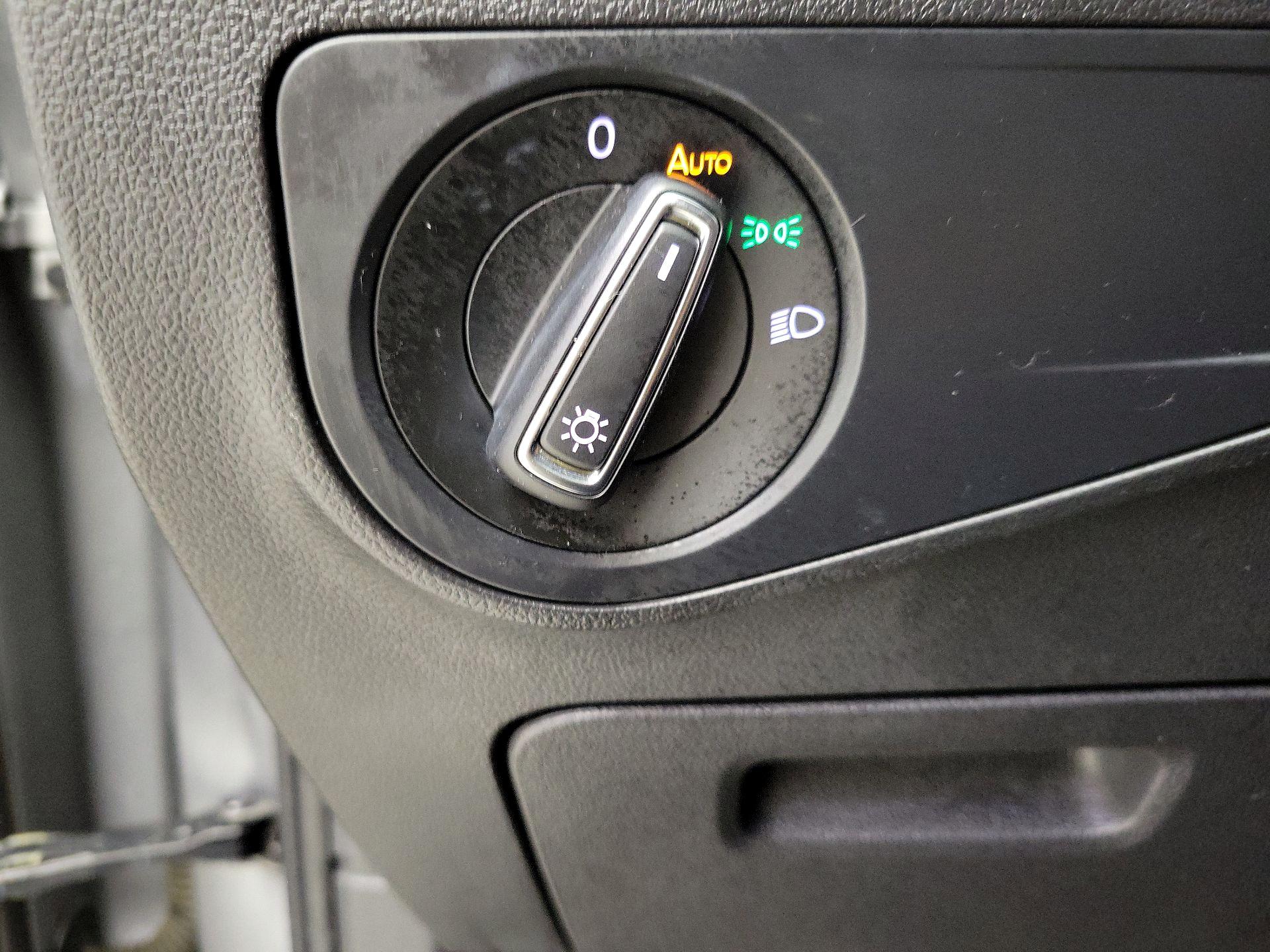 Thumbnail: 2022 Volkswagen Tiguan - 13