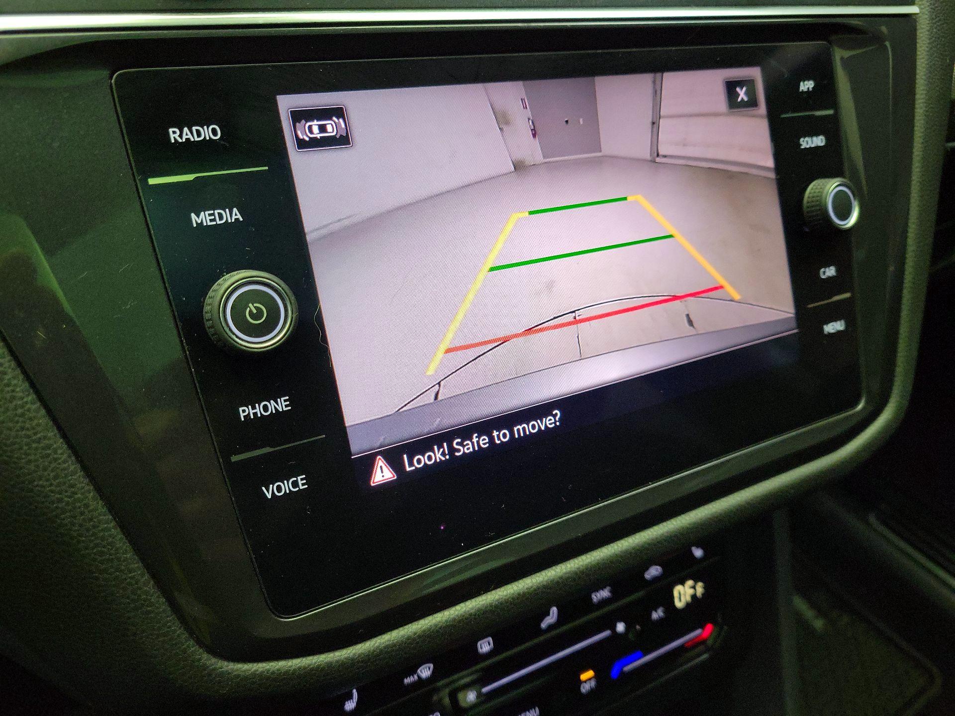 Thumbnail: 2022 Volkswagen Tiguan - 14