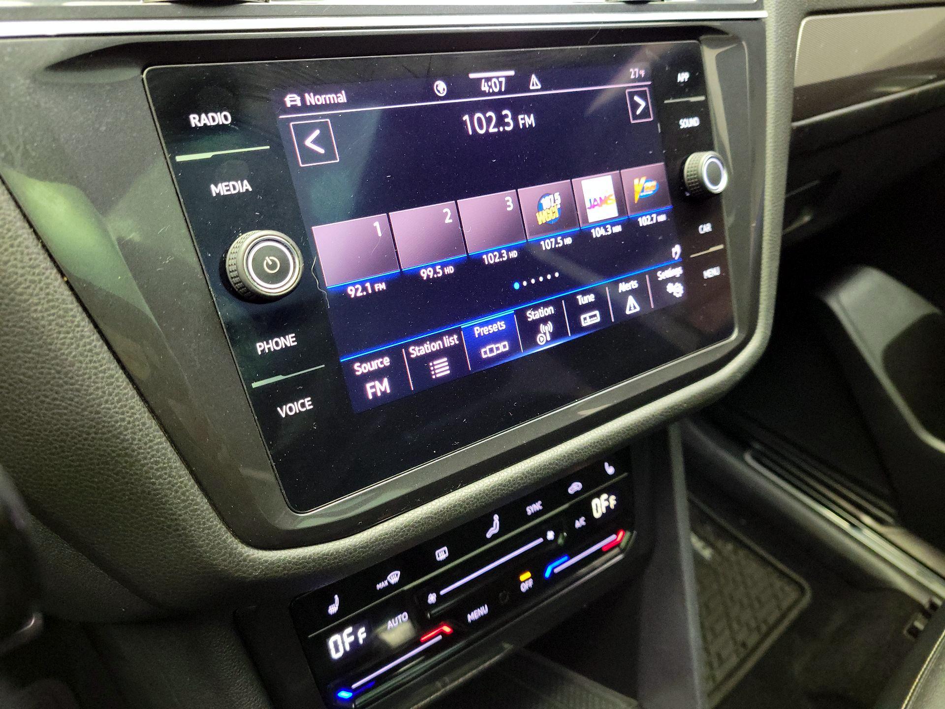 Thumbnail: 2022 Volkswagen Tiguan - 15