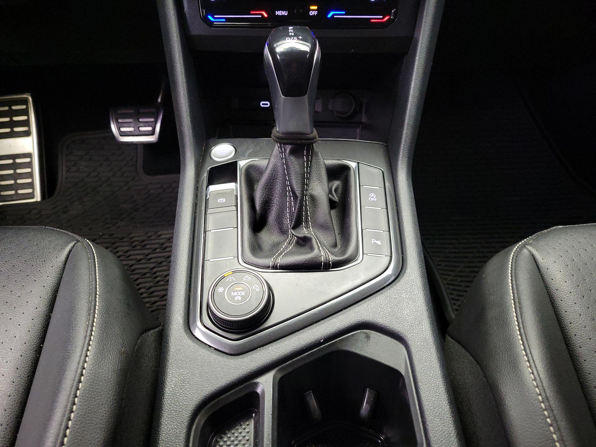 Thumbnail: 2022 Volkswagen Tiguan - 17