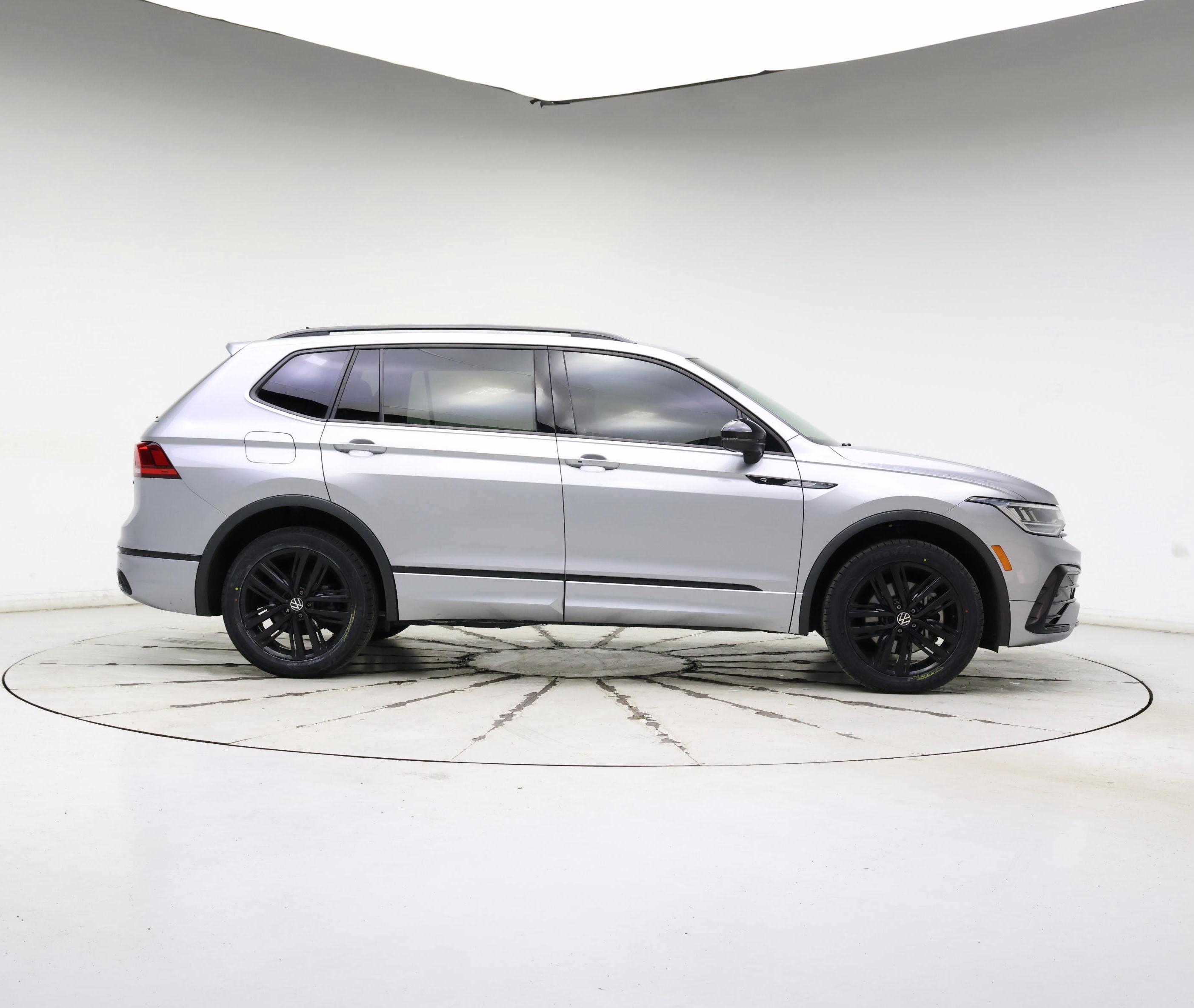 Thumbnail: 2022 Volkswagen Tiguan - 7