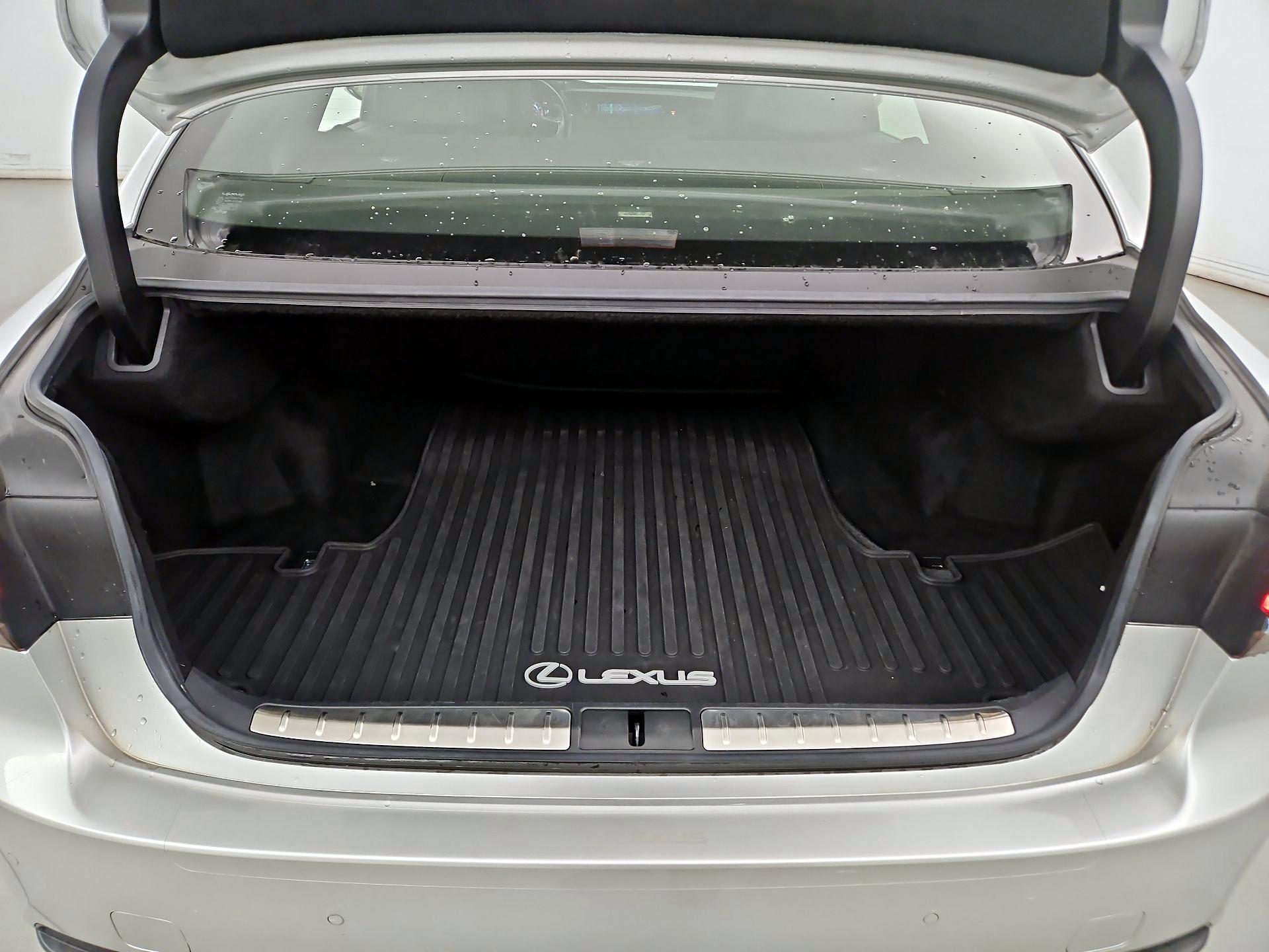 Thumbnail: 2018 Lexus LS - 20