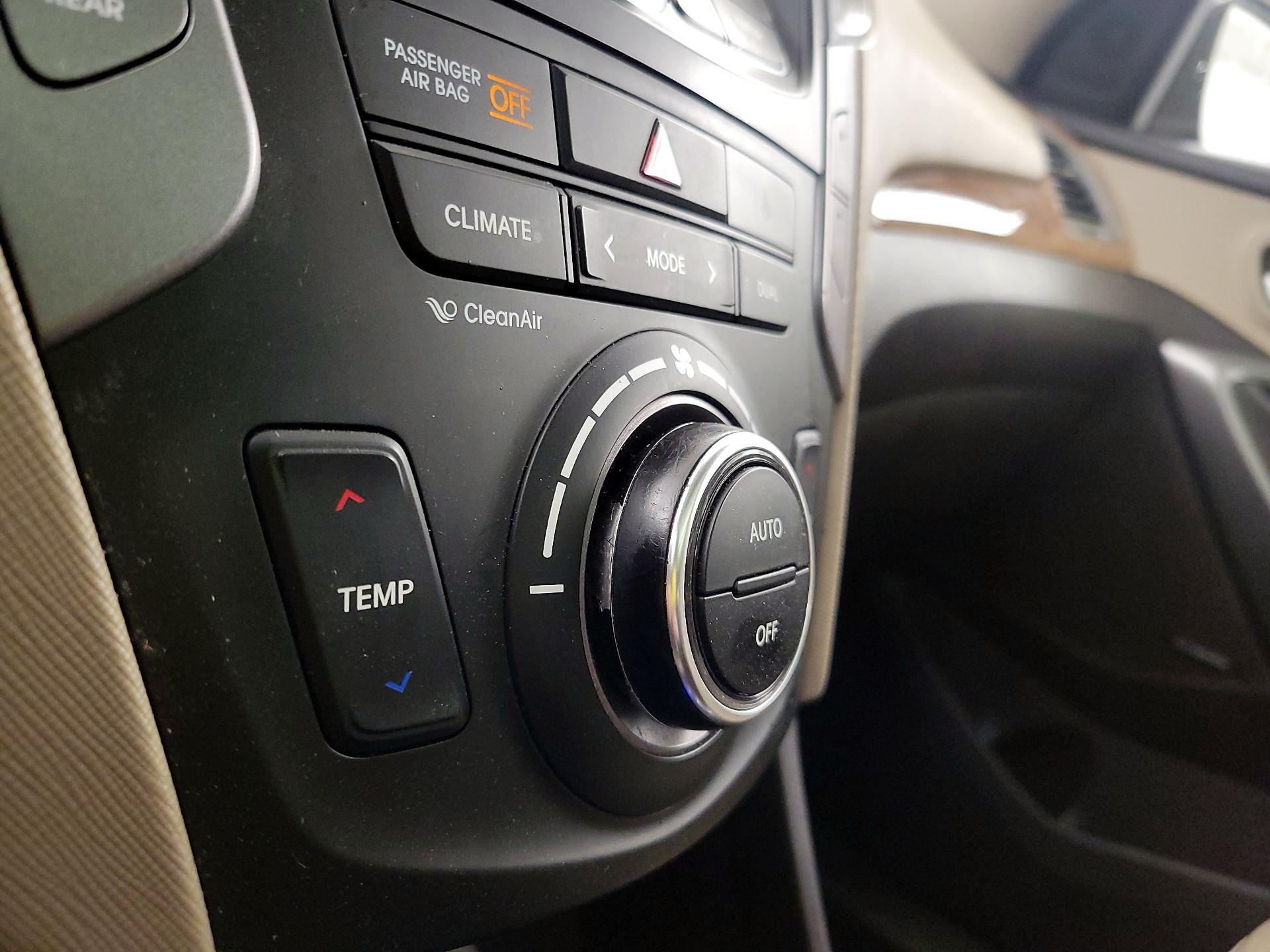 Thumbnail: 2014 Hyundai Santa Fe - 16