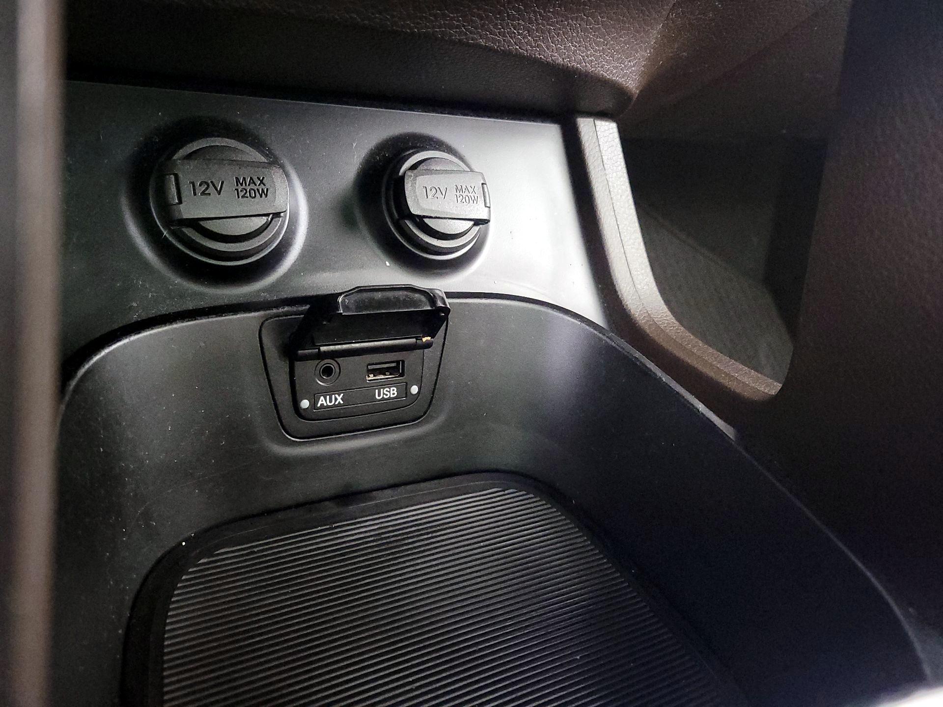 Thumbnail: 2014 Hyundai Santa Fe - 18