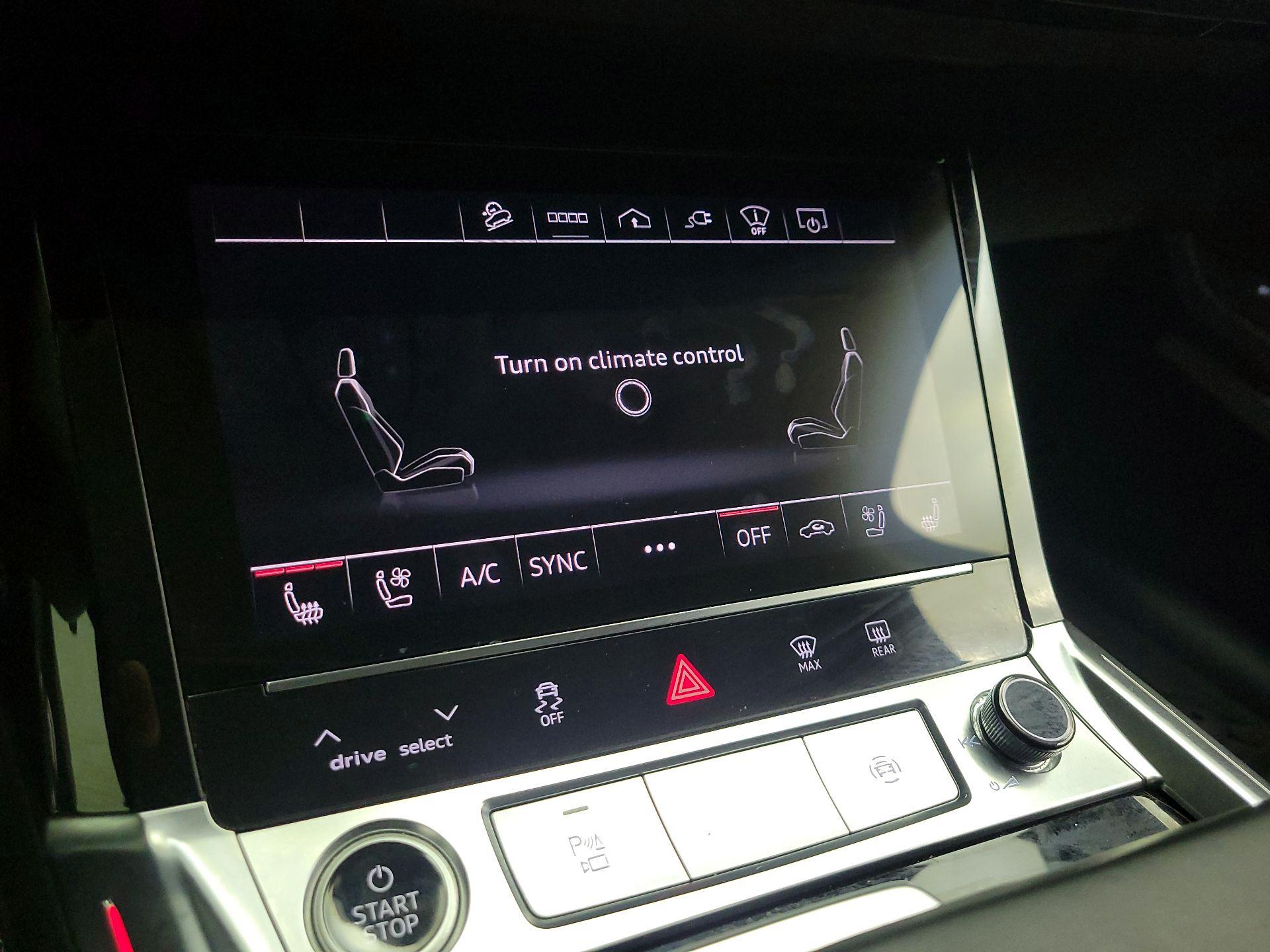 Thumbnail: 2022 Audi e-tron S - 15