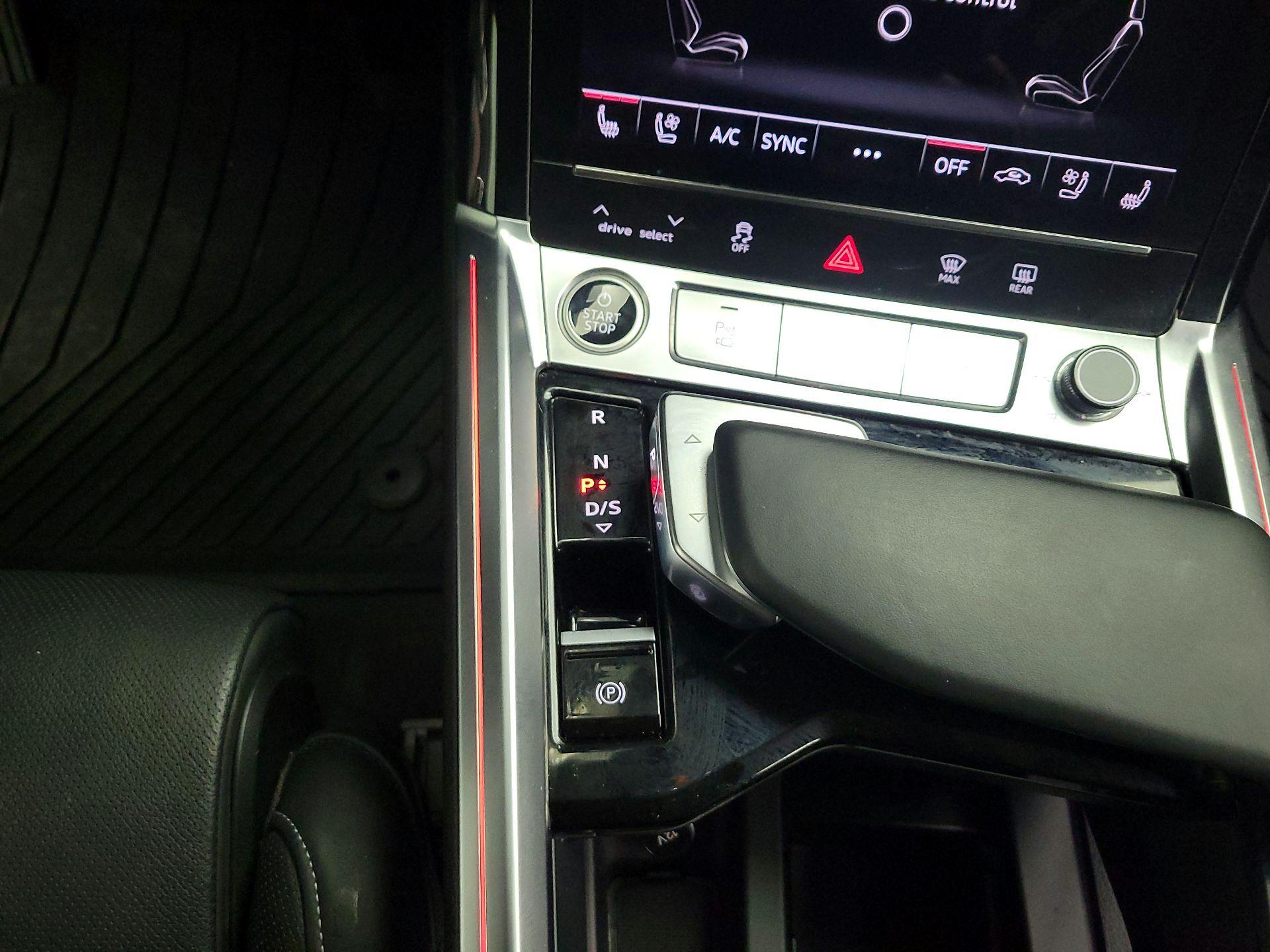 Thumbnail: 2022 Audi e-tron S - 16