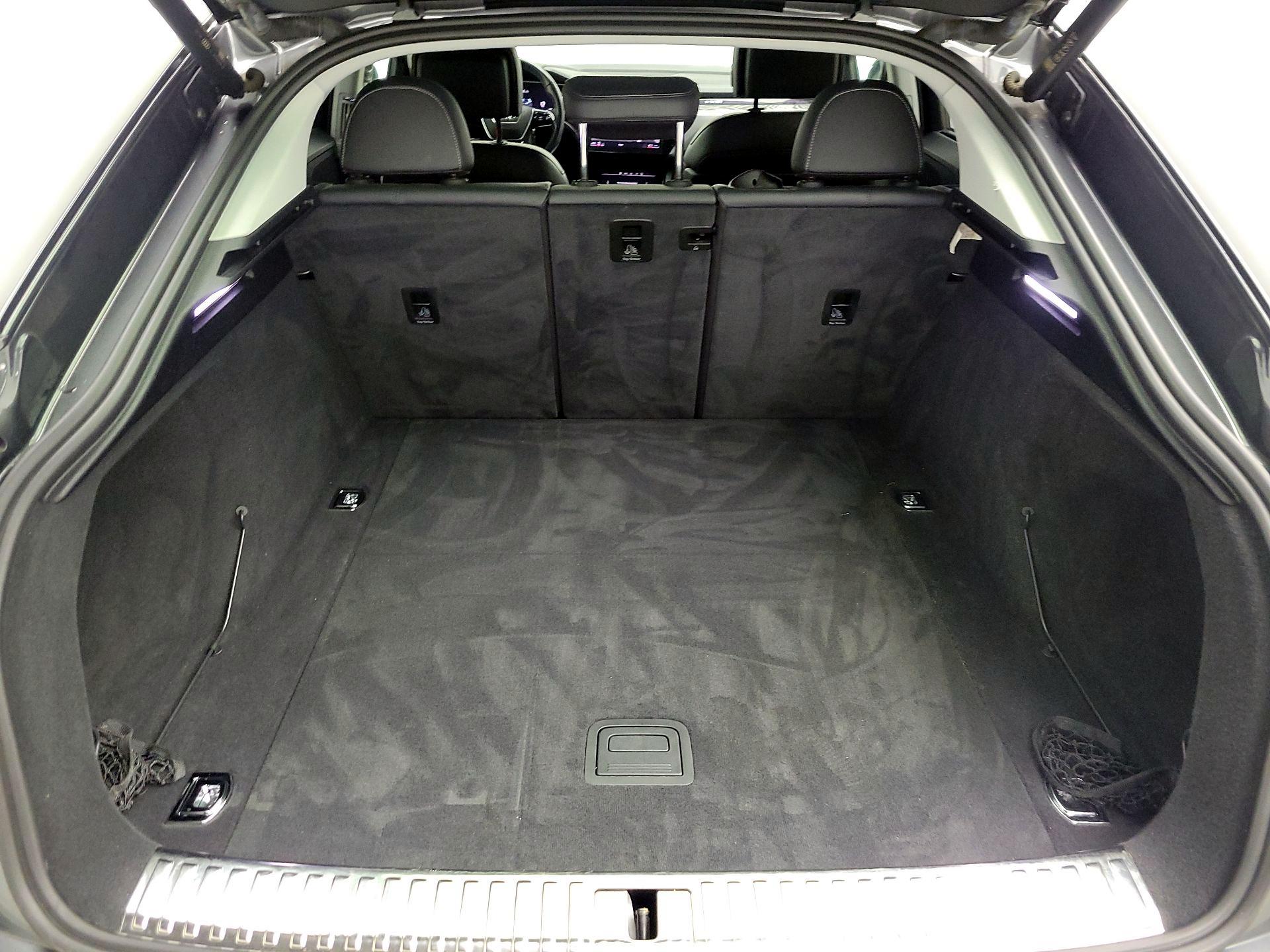 Thumbnail: 2022 Audi e-tron S - 18