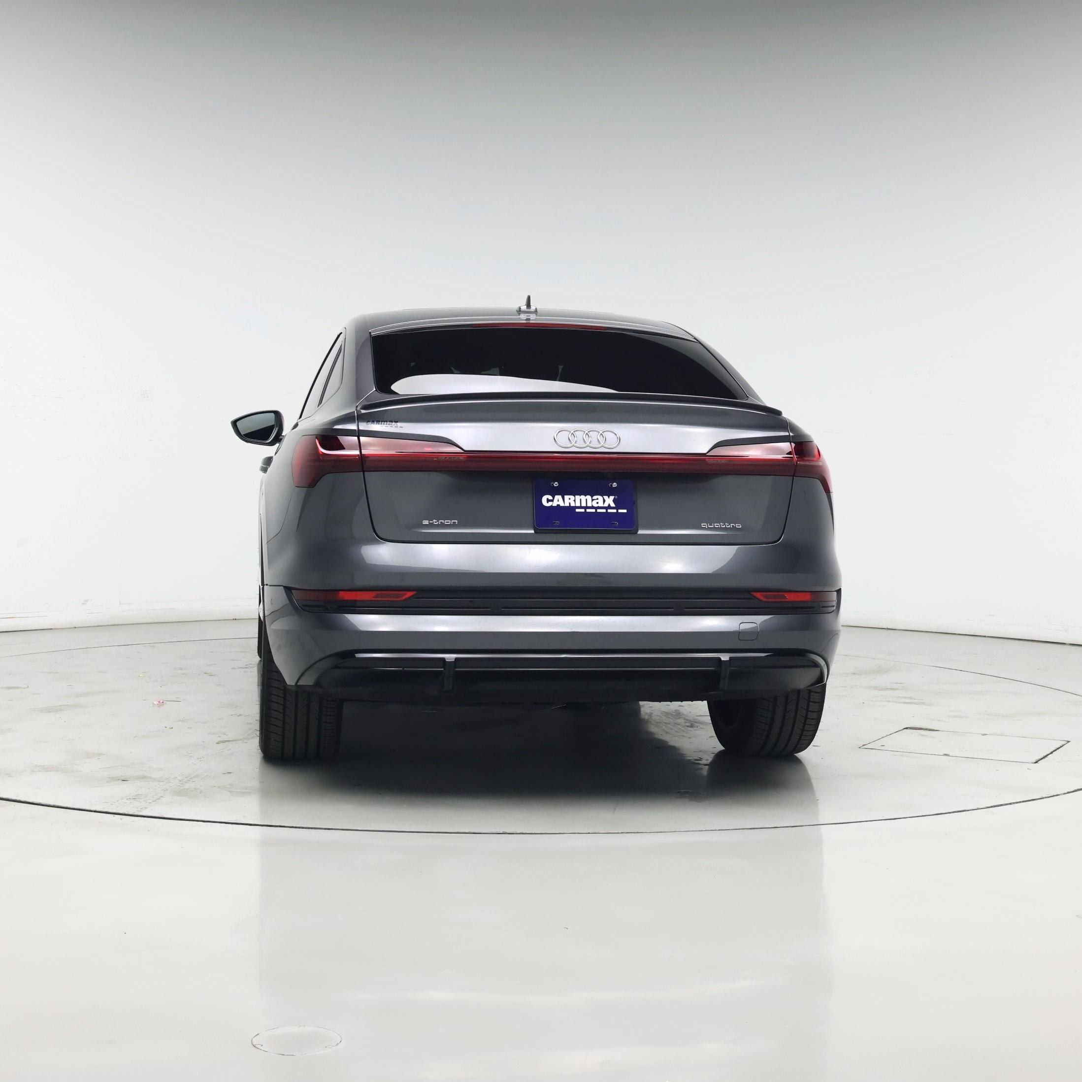 Thumbnail: 2022 Audi e-tron S - 6