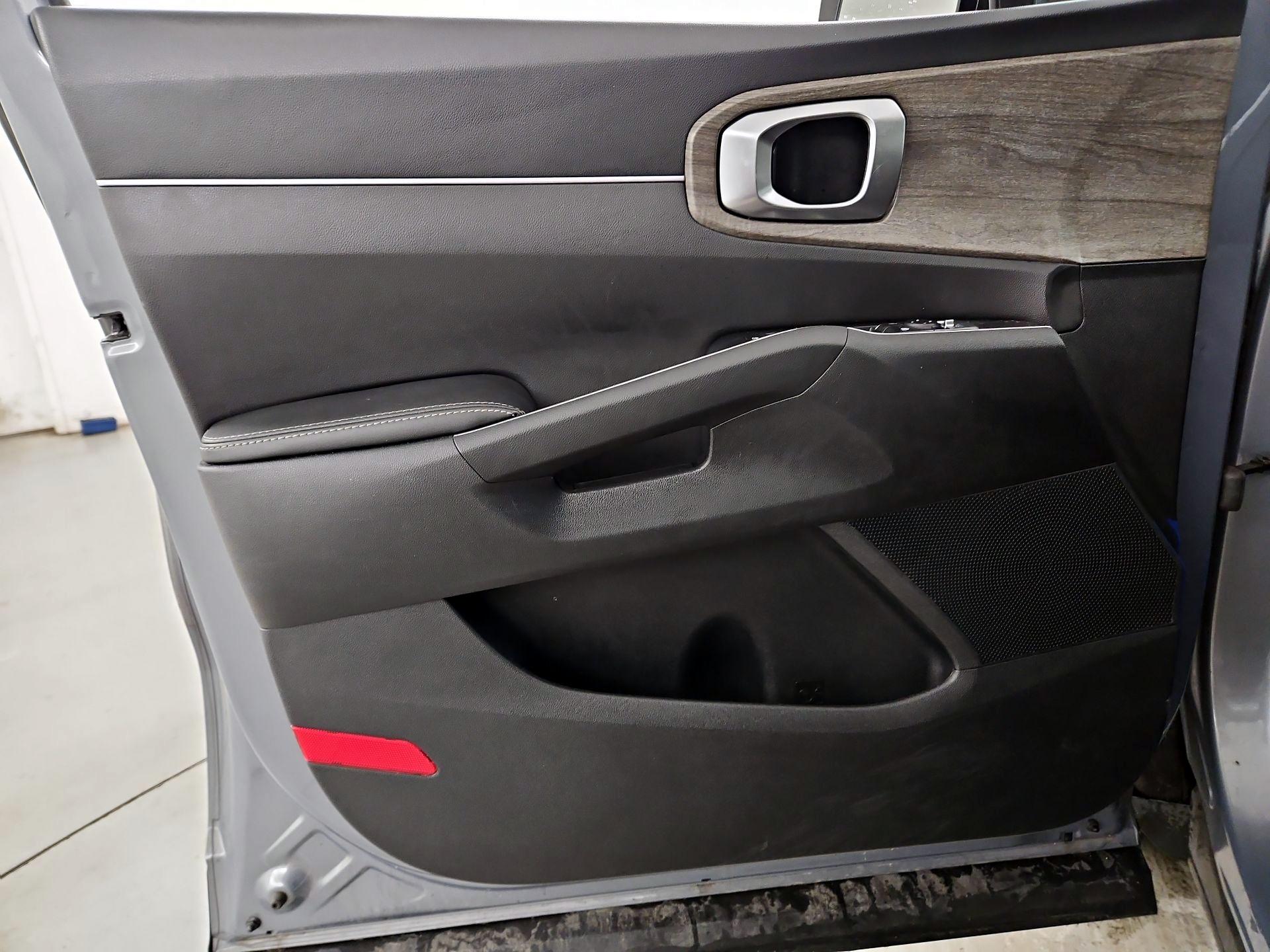 Thumbnail: 2022 Kia Sorento - 12