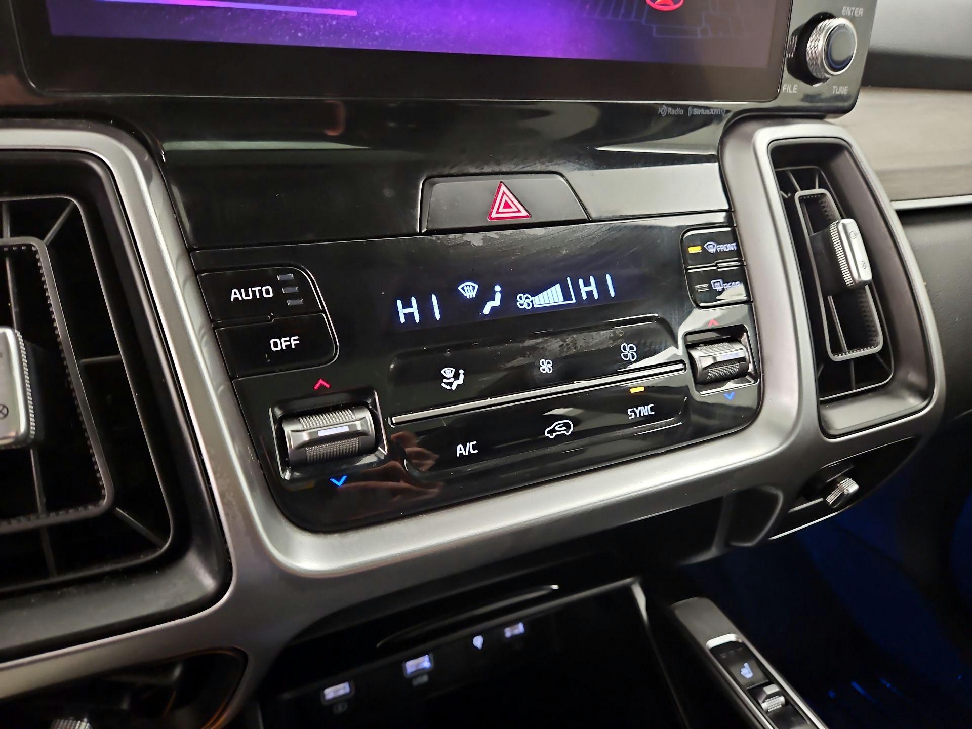 Thumbnail: 2022 Kia Sorento - 17